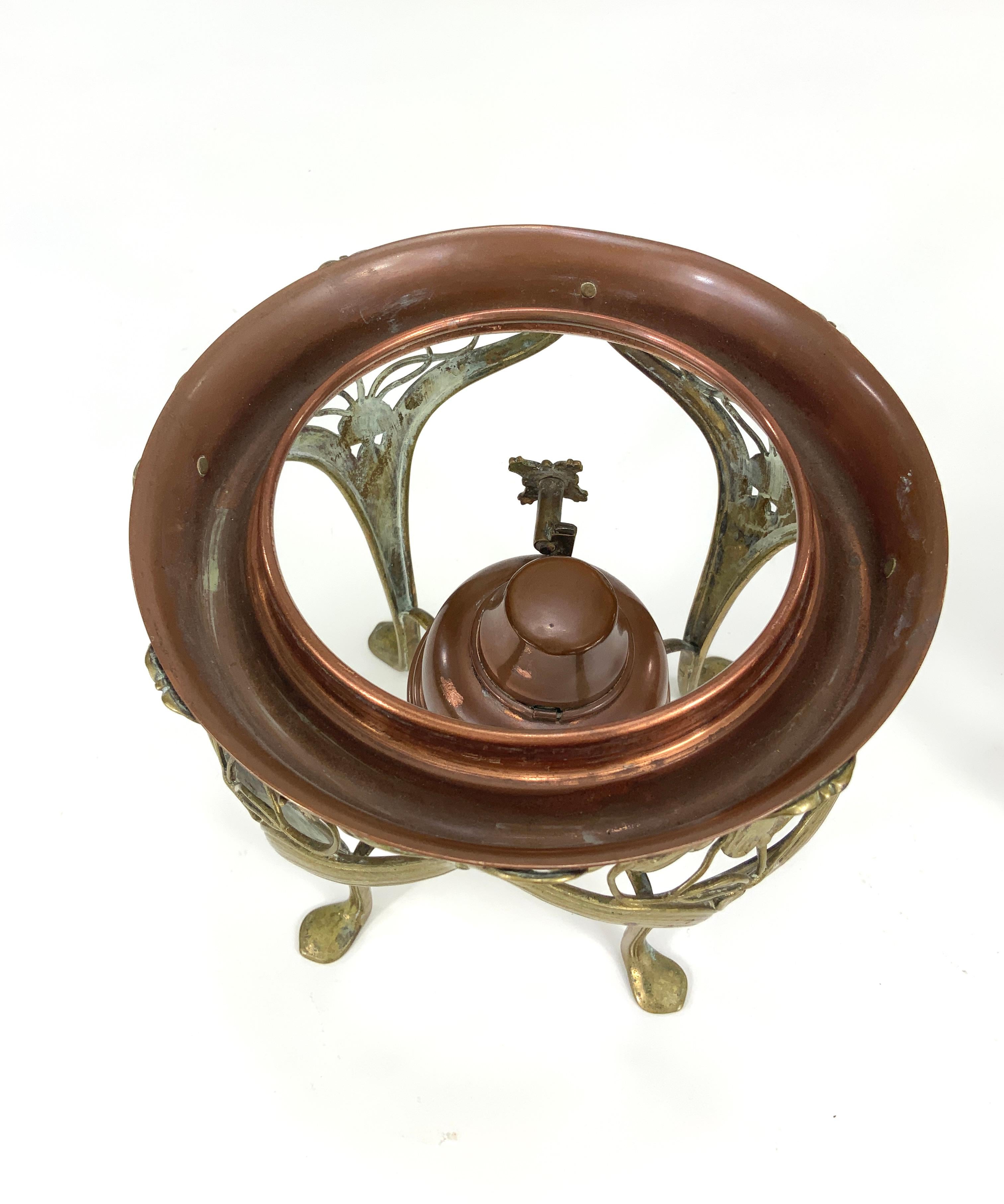 19th Century Carl Deffner Art Nouveau Copper Tea Kettle on a Comfort, circa 1895-1900 For Sale