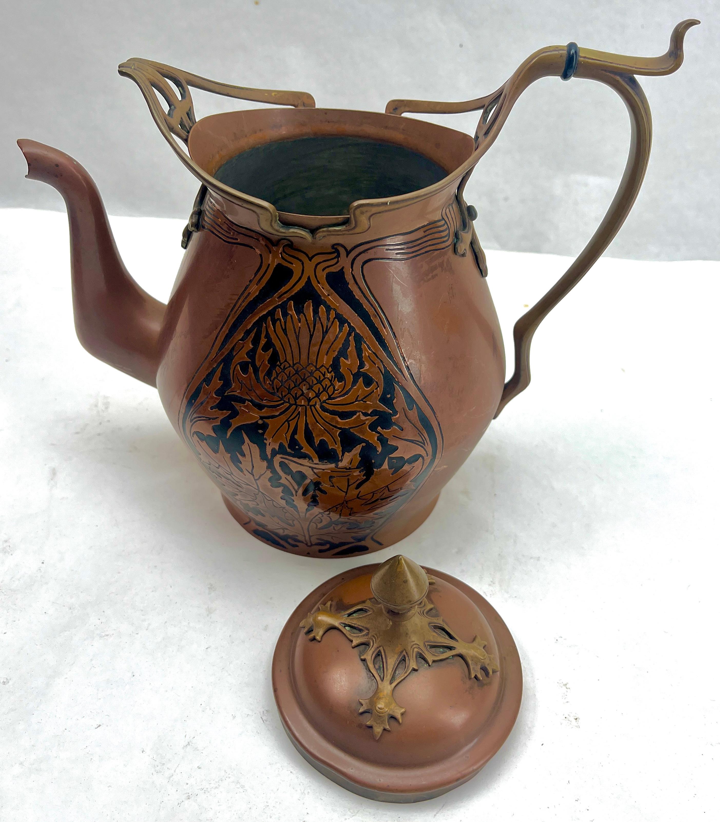 Carl Deffner, Esslingen Un tre pezzi in rame e ottone in stile Arts & Crafts.  circa 1900 in vendita 2