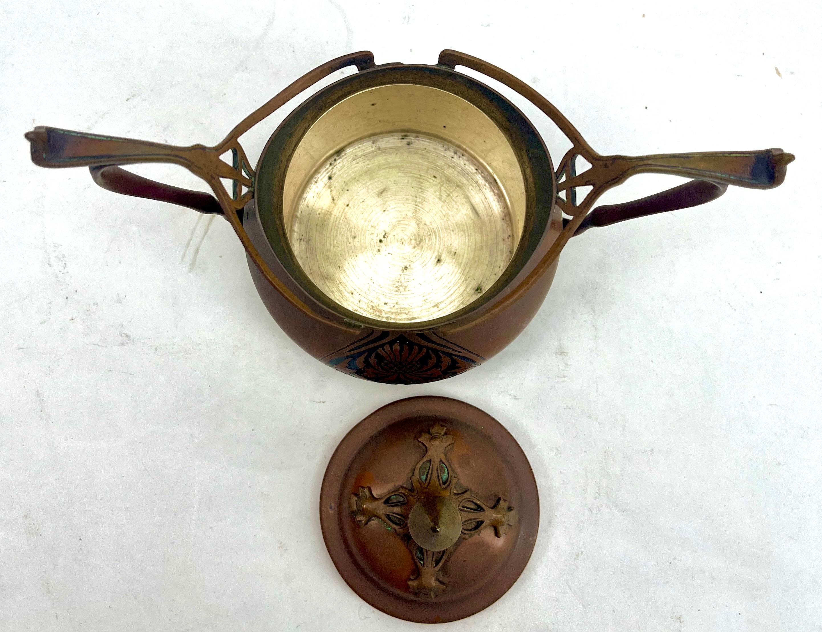 Carl Deffner, Esslingen Un tre pezzi in rame e ottone in stile Arts & Crafts.  circa 1900 in vendita 10