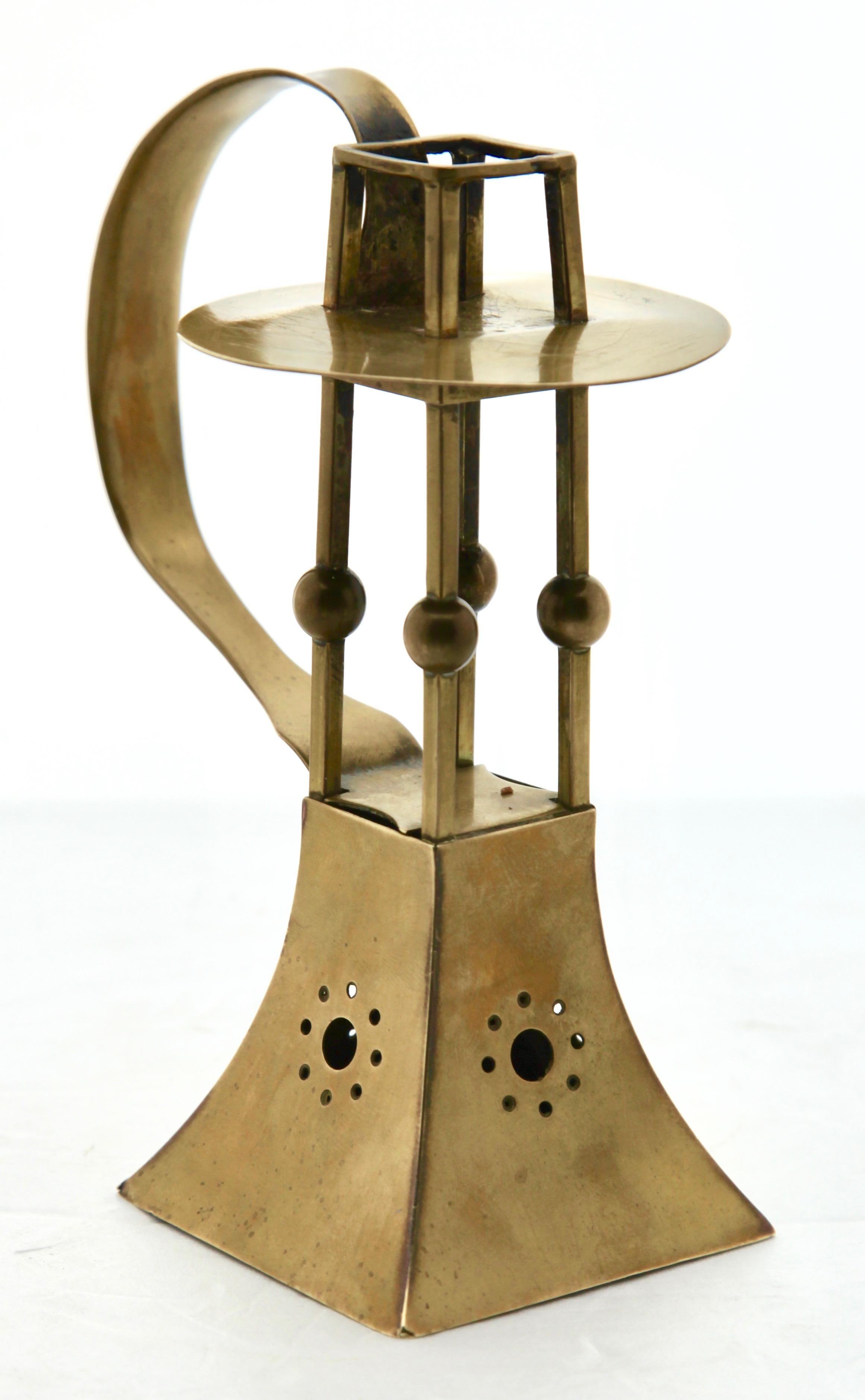 Laiton Carl Deffner:: Esslingen Arts & Bougeoir en cuivre et laiton artisanal:: vers 1900