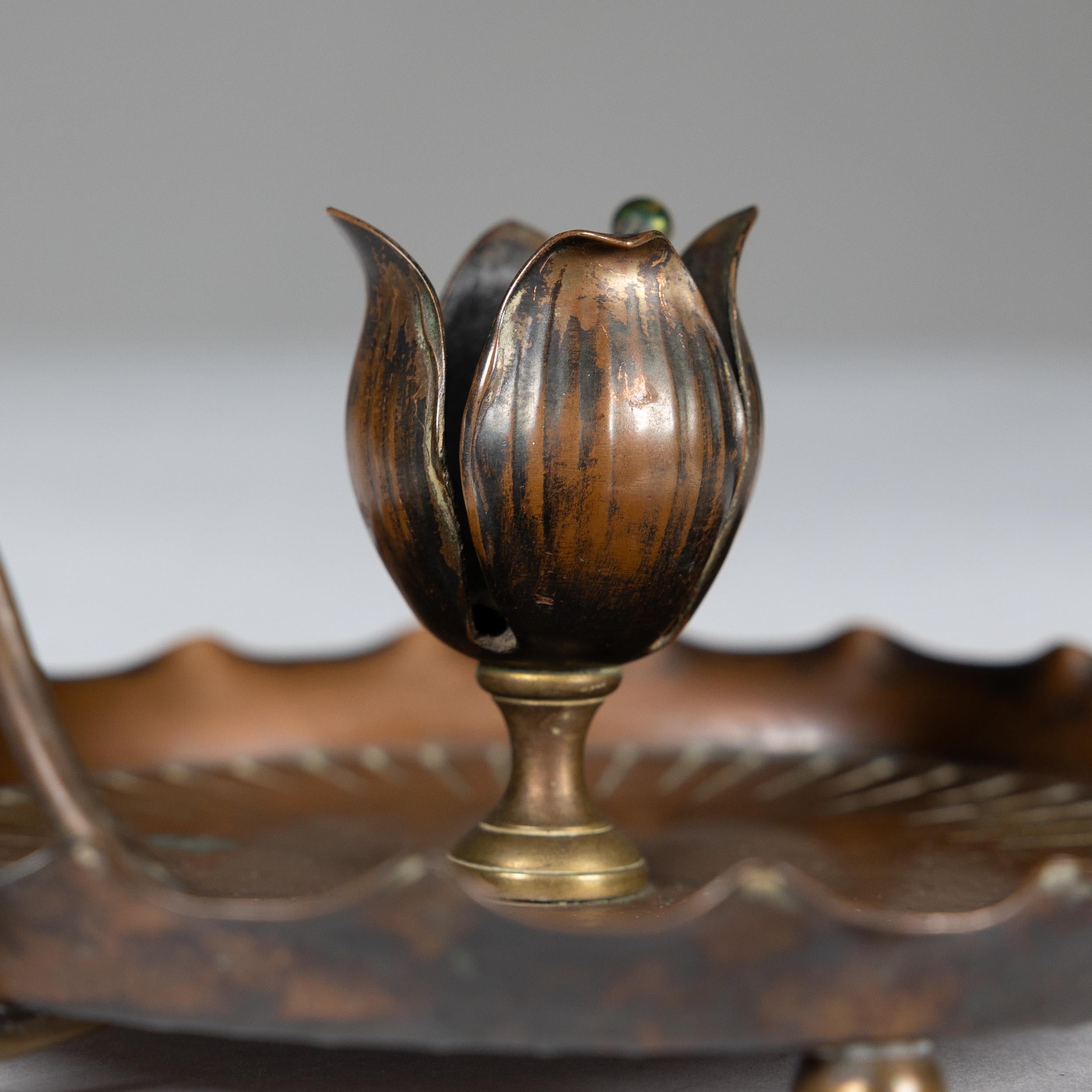 Carl Deffner. Allemagne. Un bougeoir de chambre Arts & Crafts en cuivre en vente 8