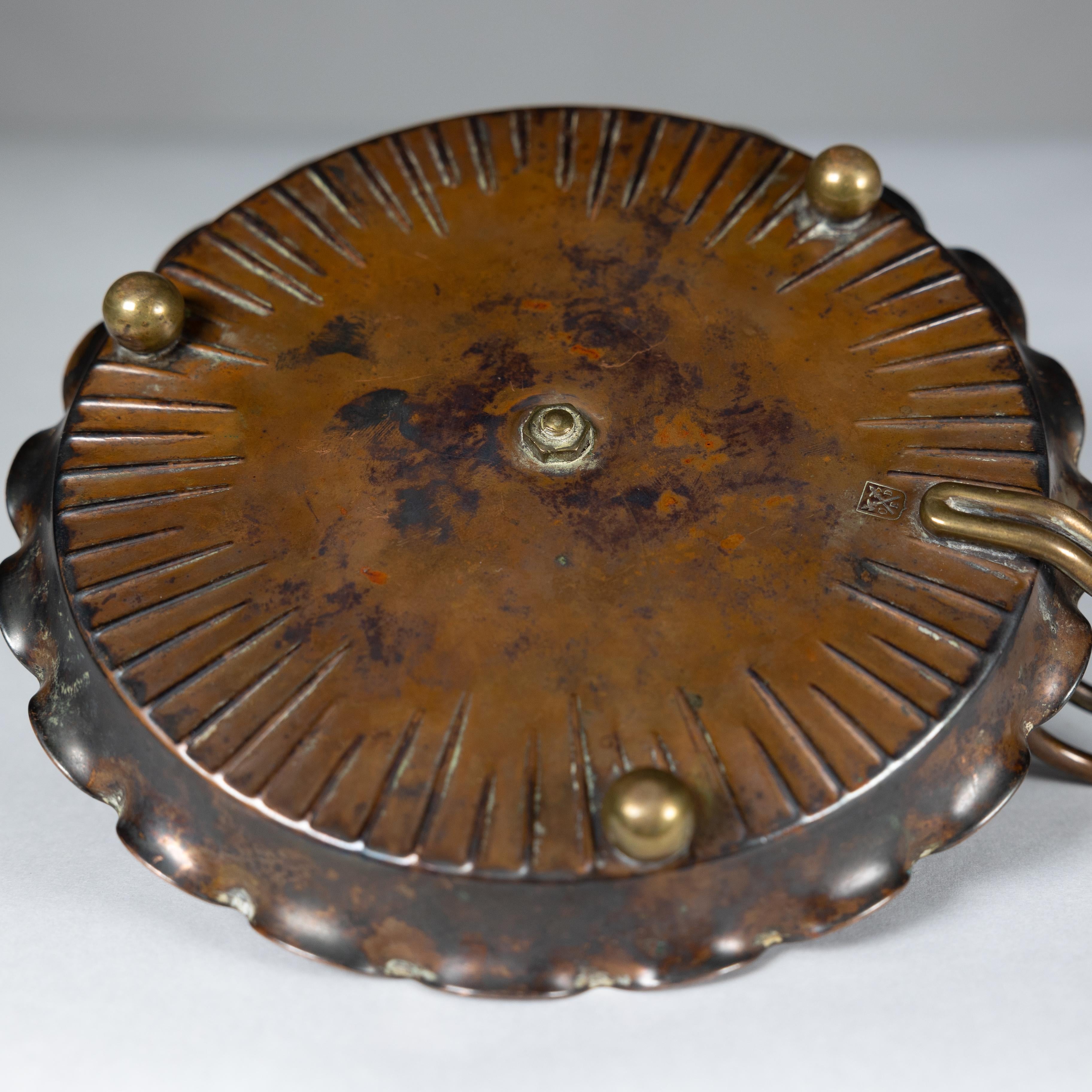 Carl Deffner. Allemagne. Un bougeoir de chambre Arts & Crafts en cuivre en vente 11