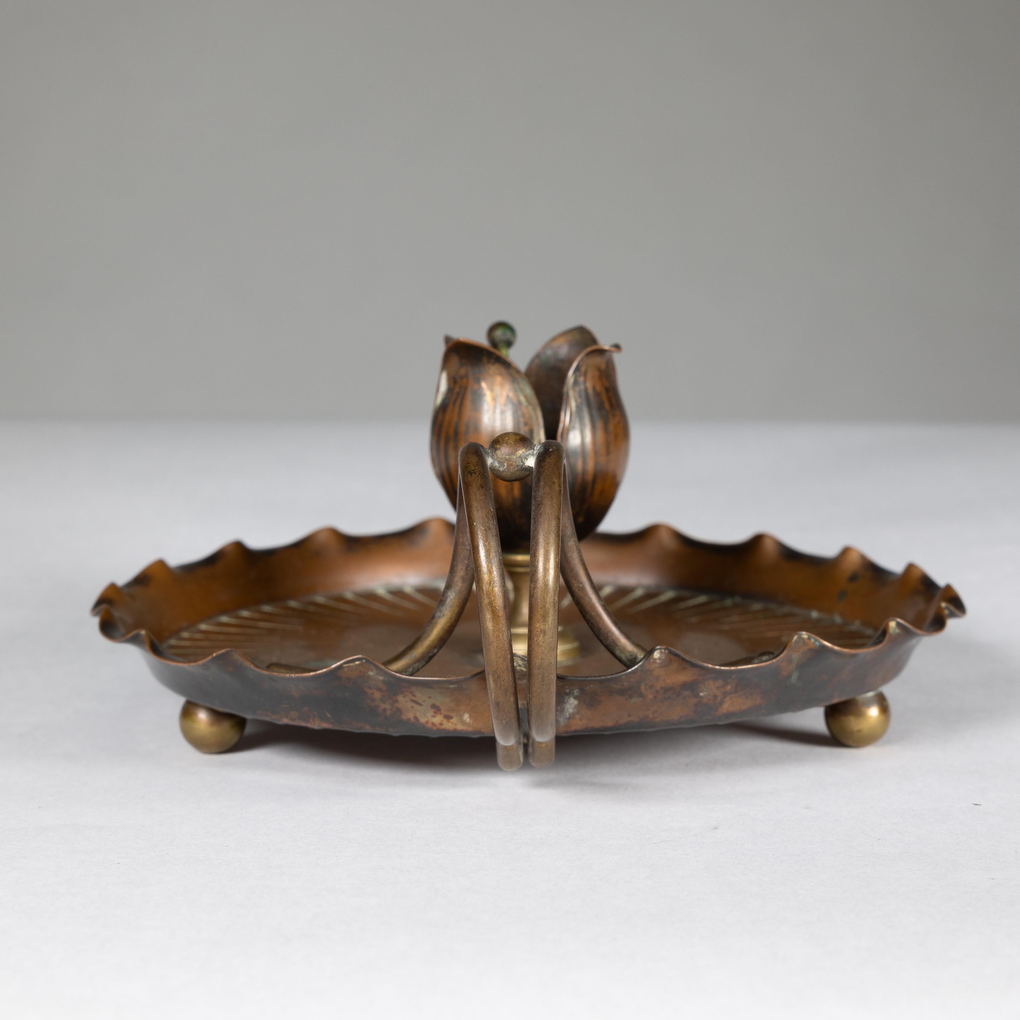 Carl Deffner. Allemagne. Un bougeoir de chambre Arts & Crafts en cuivre Bon état - En vente à London, GB