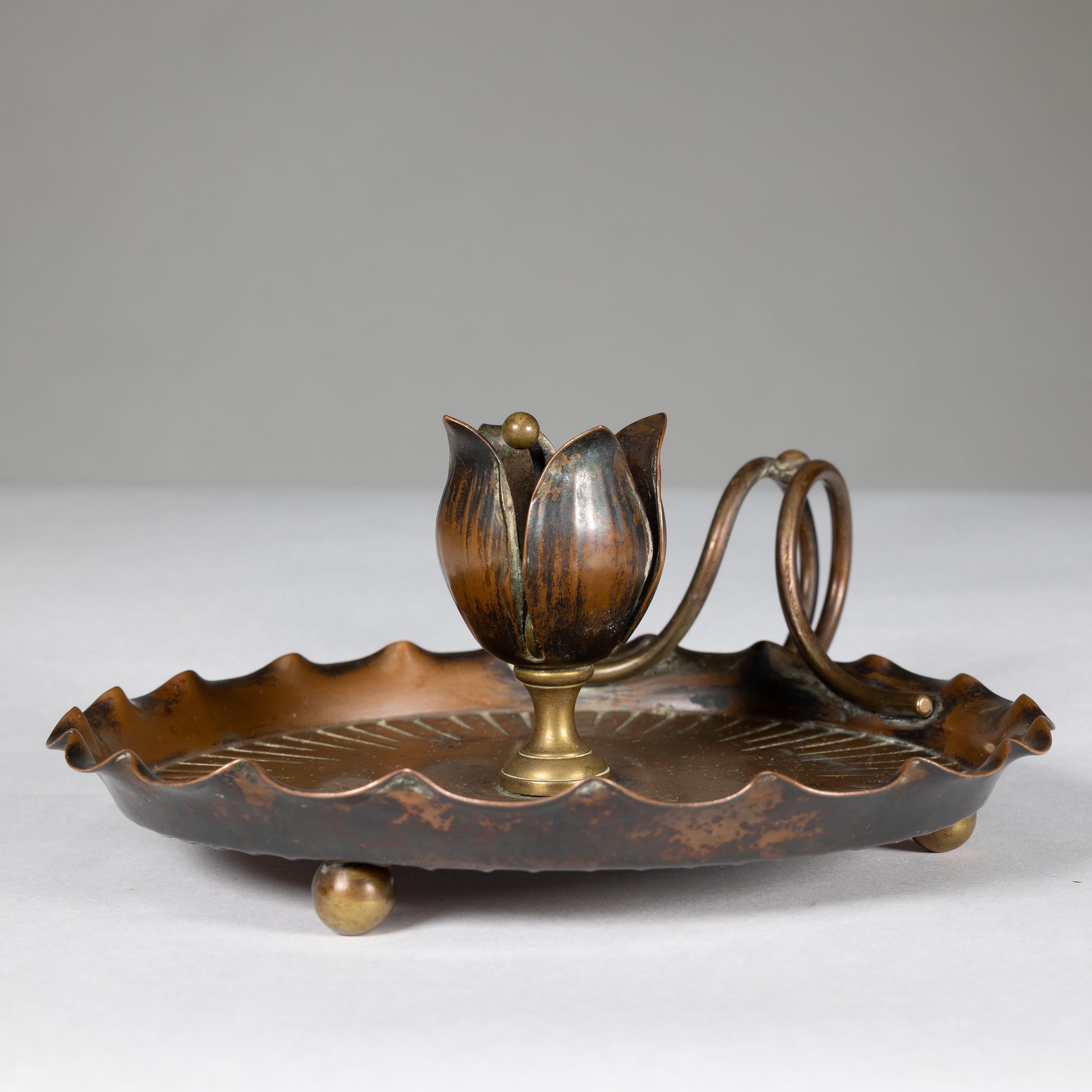 Carl Deffner. Allemagne. Un bougeoir de chambre Arts & Crafts en cuivre en vente 1