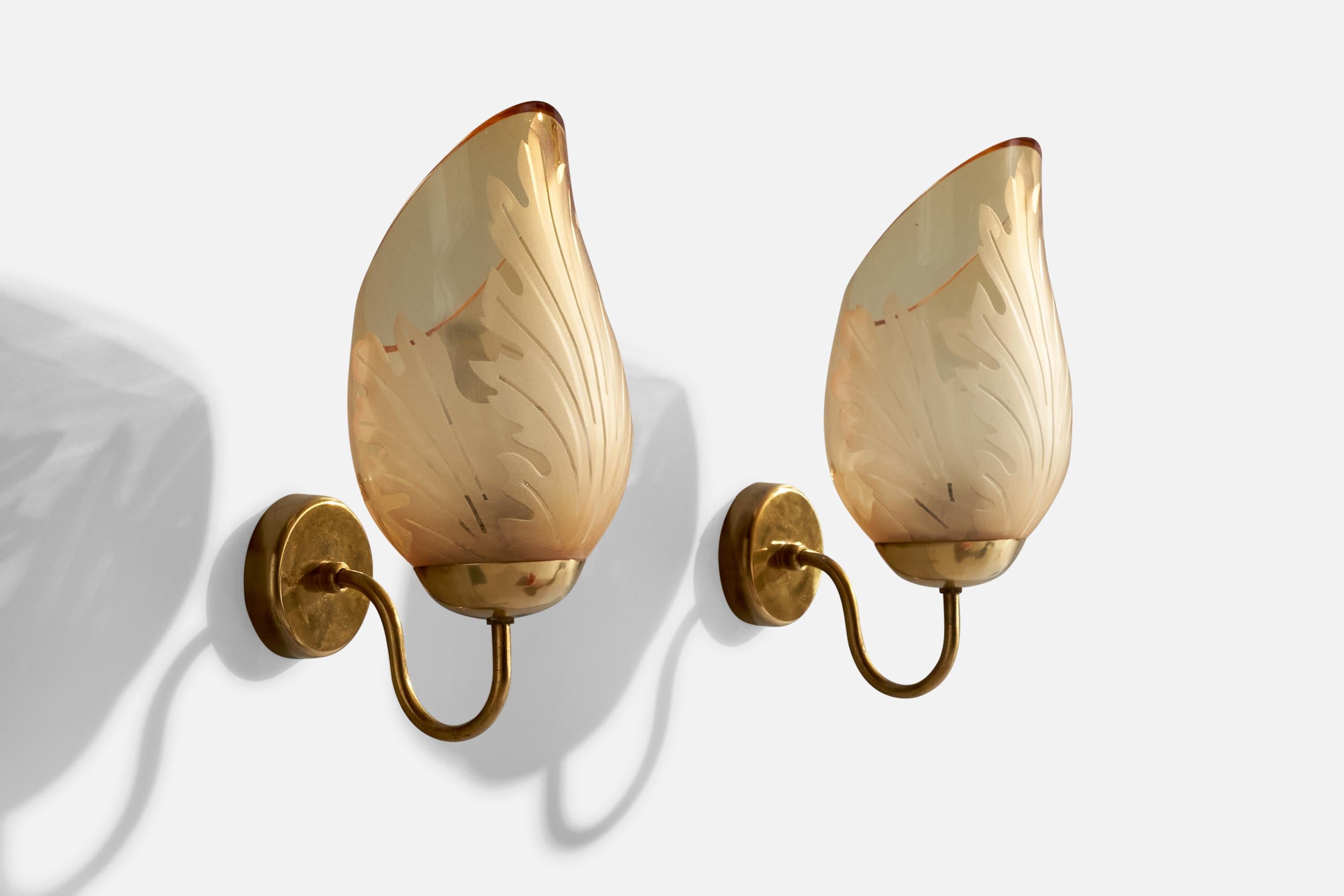 A pair of brass and etched glass wall lights designed by Carl Erik Bodén and produced by Glössner, Sweden, c. 1940s.

Overall Dimensions (inches):  12.875” H x  5.625” W x  7.75“D
Back Plate Dimensions (Inches):  3.375” H x 3.375” W x .75” D
Bulb