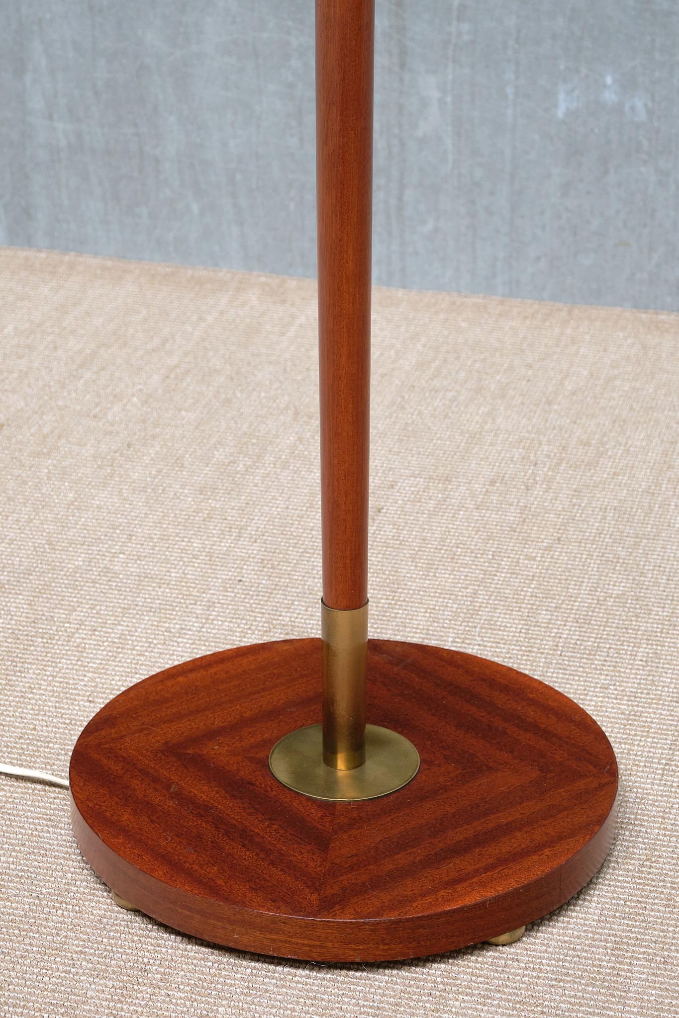 Lampadaire Carl Fagerlund en acajou, laiton et verre, Orrefors, Suède, années 1950 en vente 5