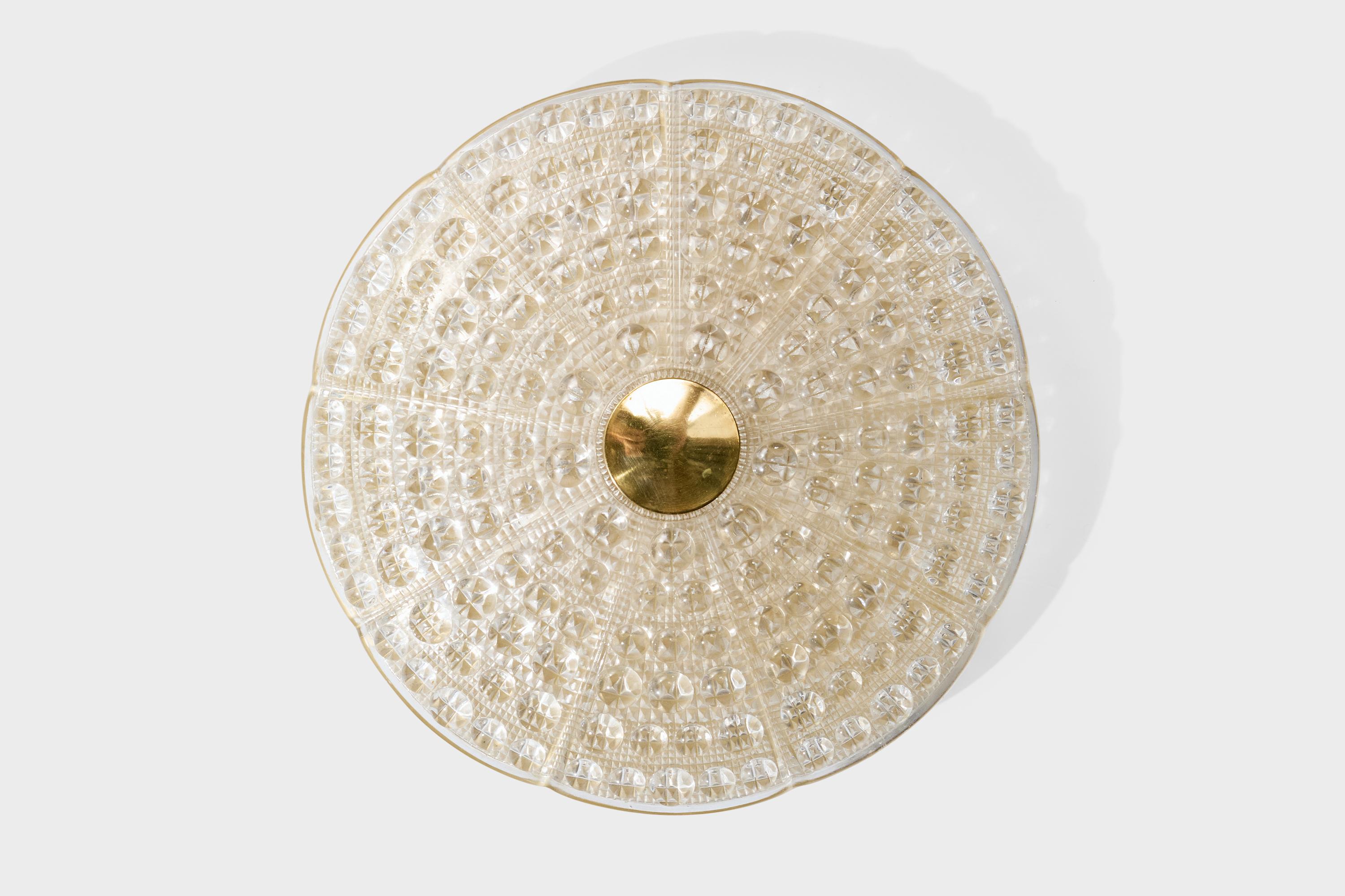 Carl Fagerlund, Flush Mount, Messing, Glas, Dänemark, 1950er Jahre (Moderne der Mitte des Jahrhunderts) im Angebot