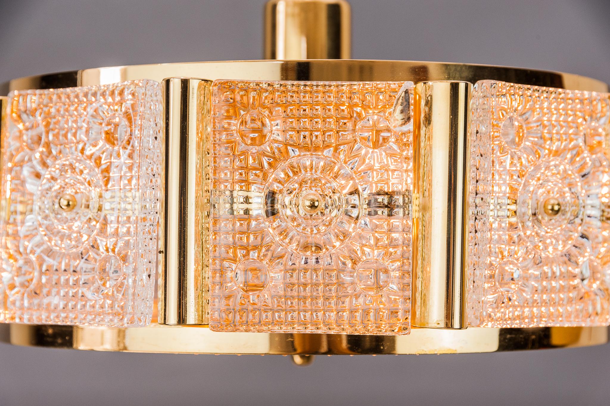 Carl Fagerlund per Orrefors, Lampadario in ottone dorato in vendita 1