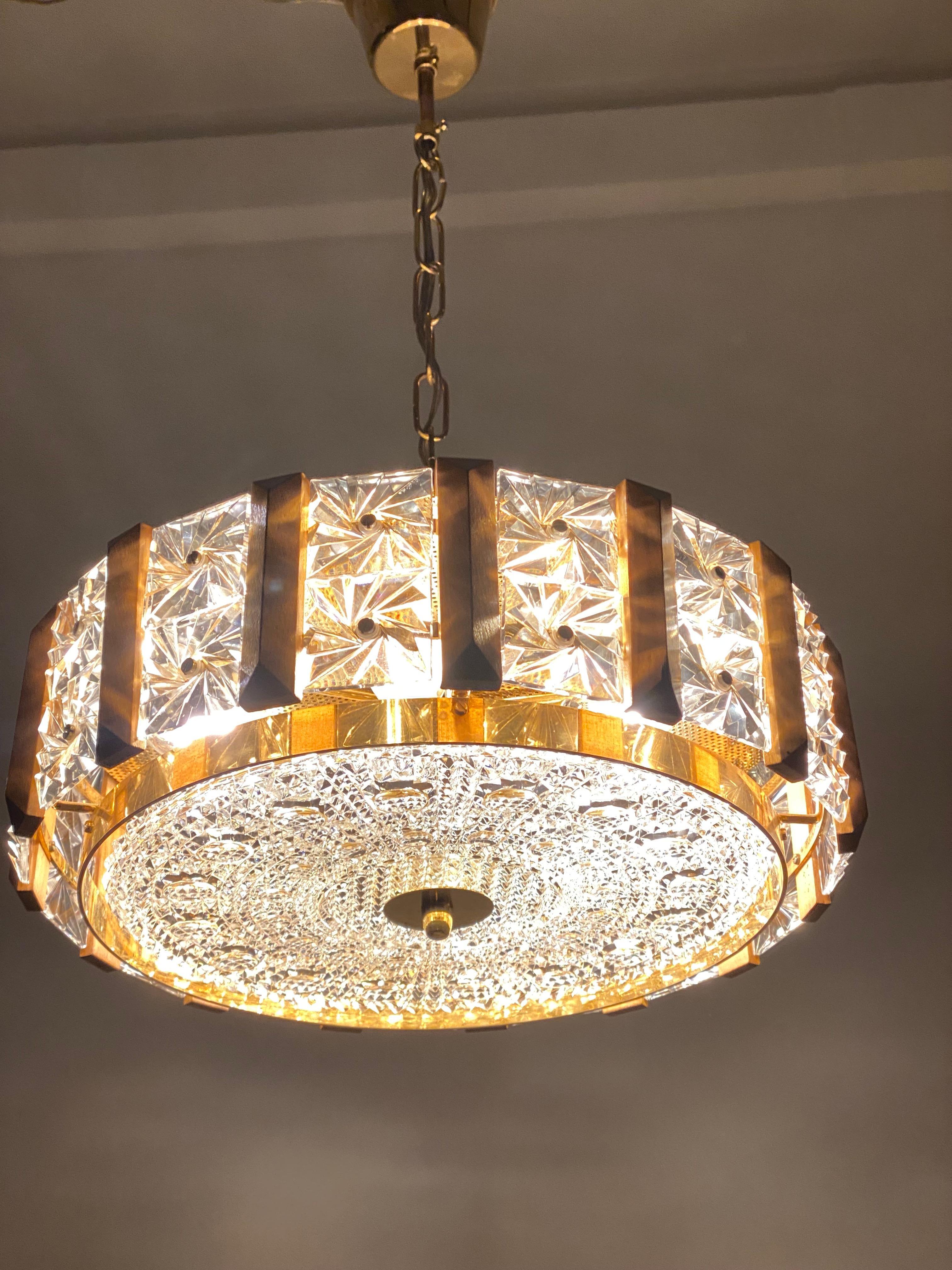 Lustre en verre, laiton et teck Carl Fagerlund pour Orrefors en vente 8
