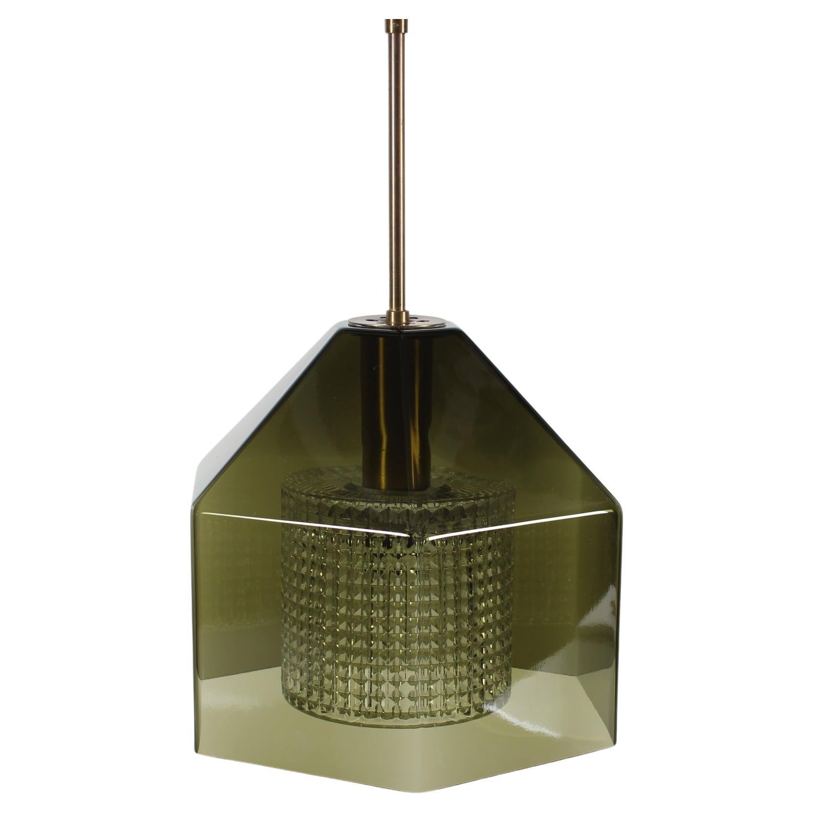 Carl Fagerlund para Orrefors Colgante de cristal verde oscuro con latón Suecia Años 60 en venta