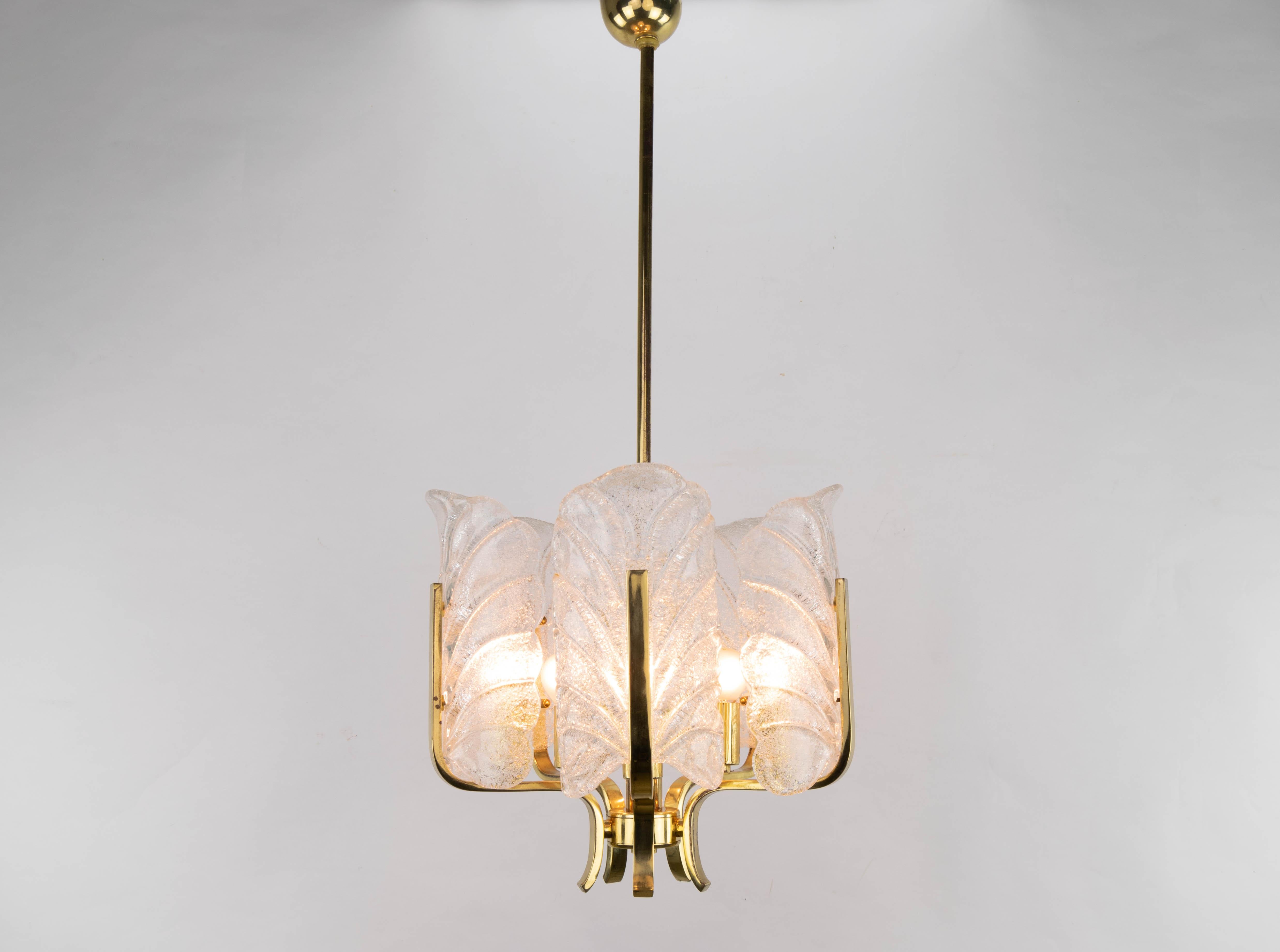 Lustre Carl Fagerlund en feuilles de verre et acier doré:: Orrefors:: Suède 1960 2