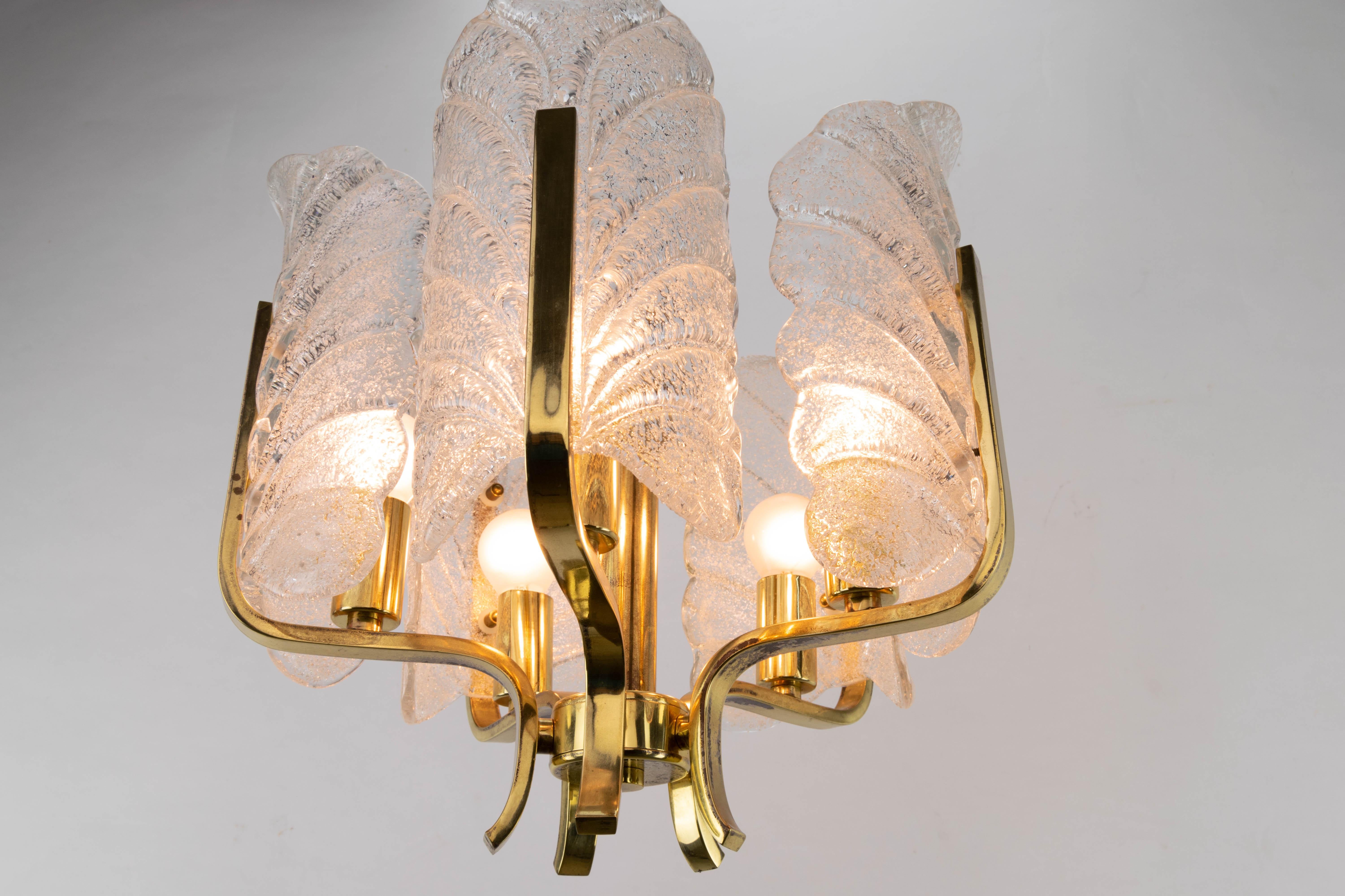 Lustre Carl Fagerlund en feuilles de verre et acier doré:: Orrefors:: Suède 1960 5