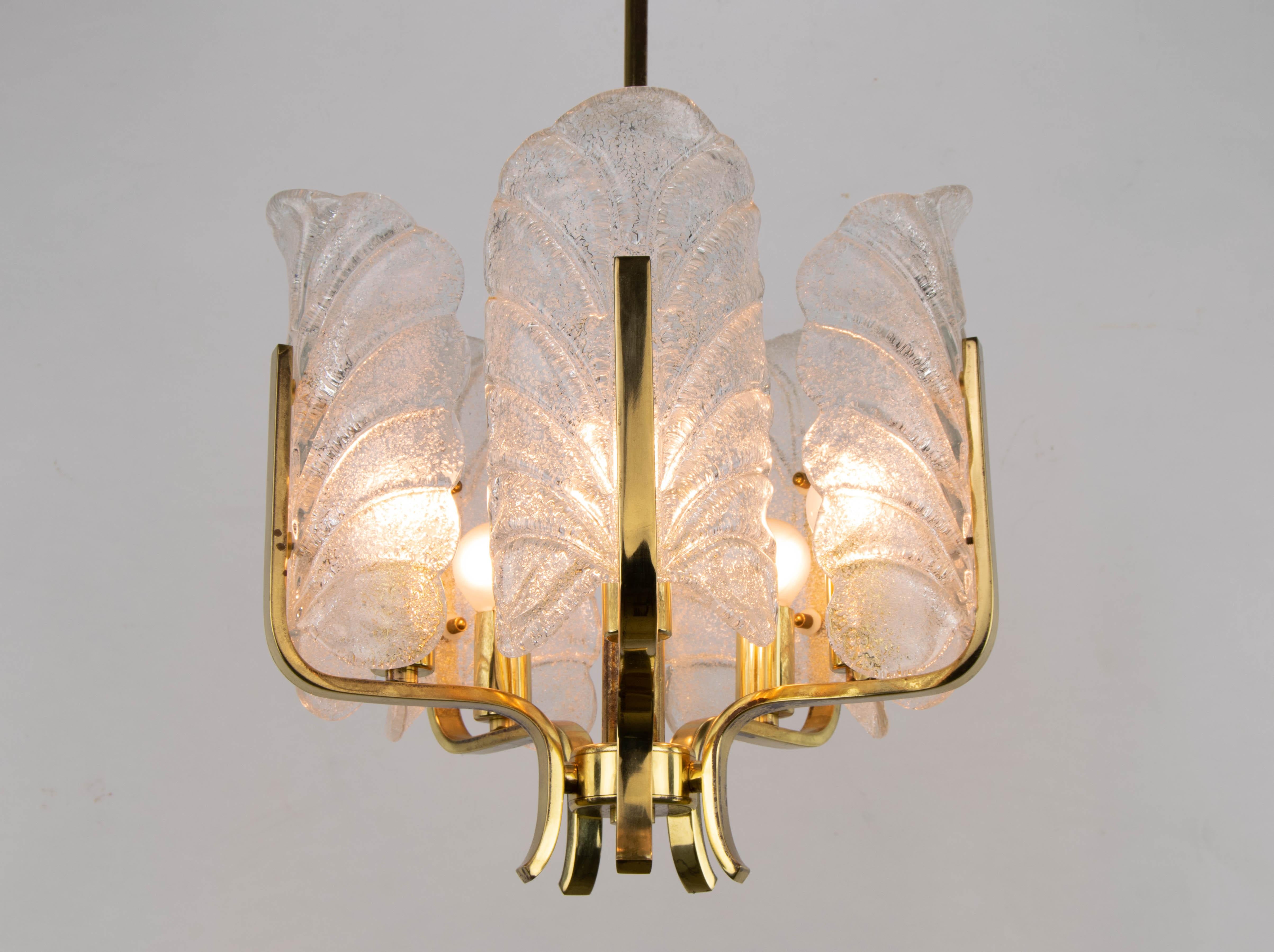 Lustre Carl Fagerlund en feuilles de verre et acier doré:: Orrefors:: Suède 1960 1