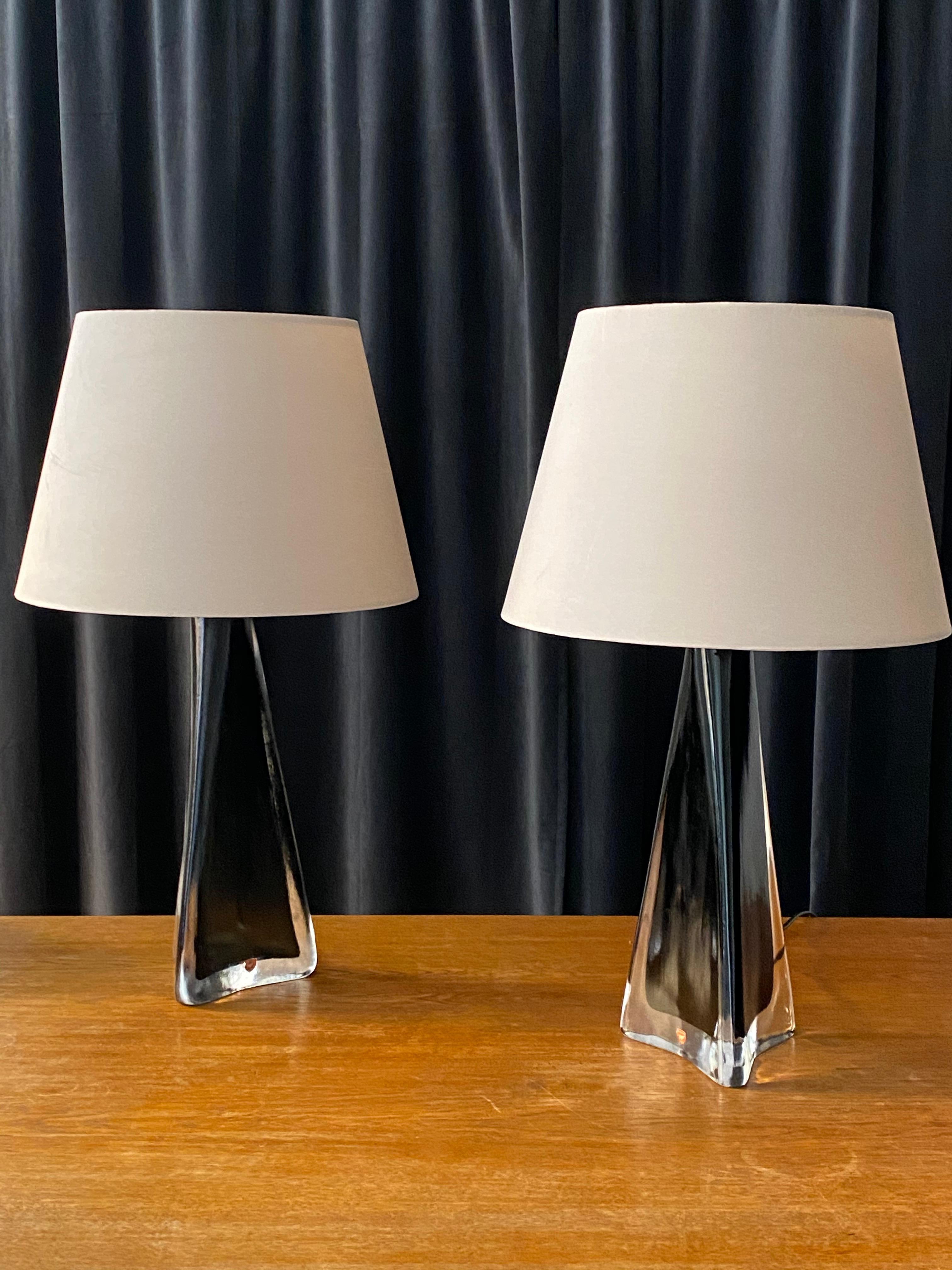 Mid-Century Modern Carl Fagerlund, Large Table Lamps, Stained Glass, Brass, Orrefors, Sweden, 1950s