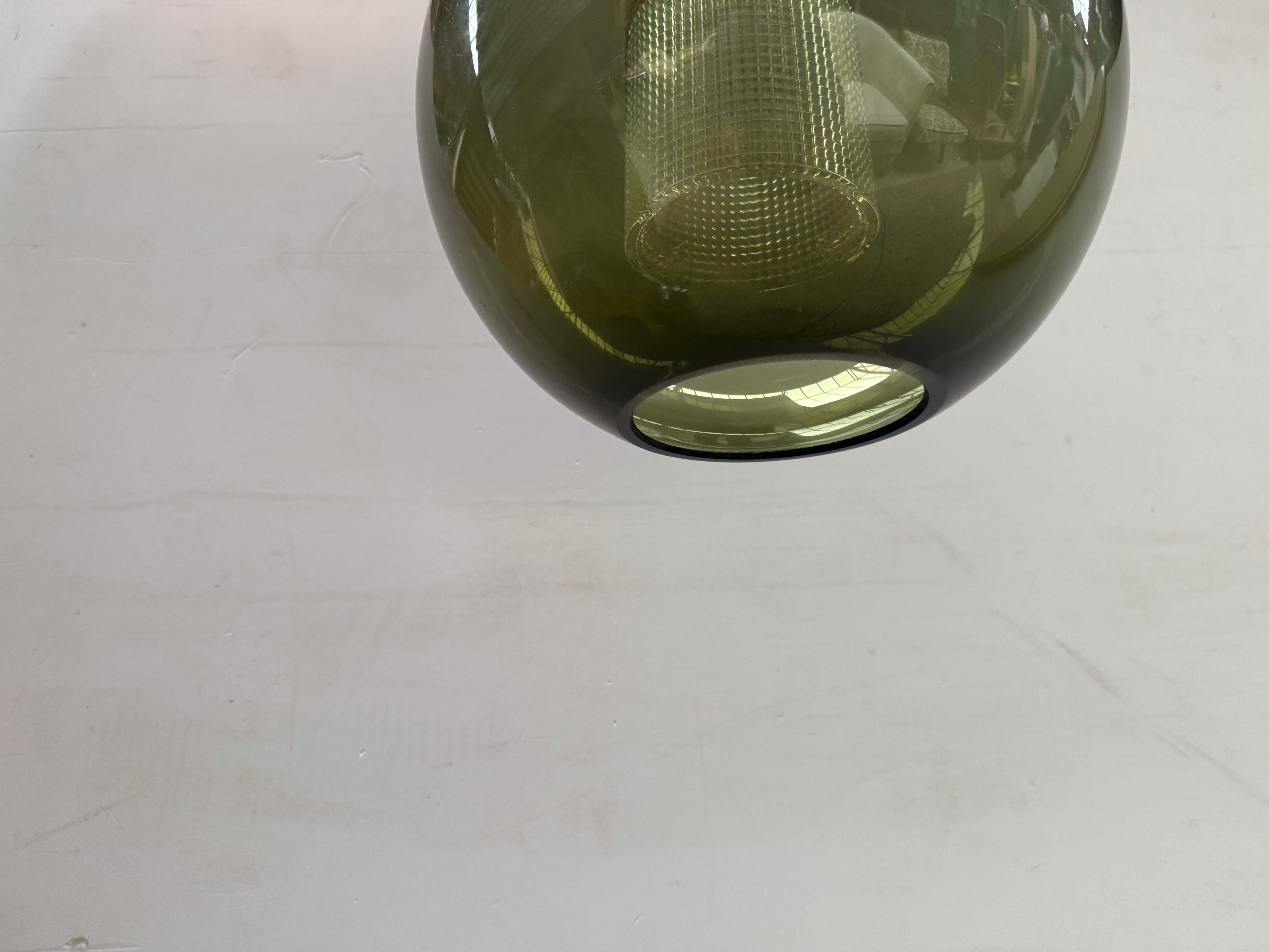 Carl Fagerlund, Orrefors, lampada da soffitto rotonda in vetro verde 1967 In condizioni buone in vendita a Copenhagen, DK