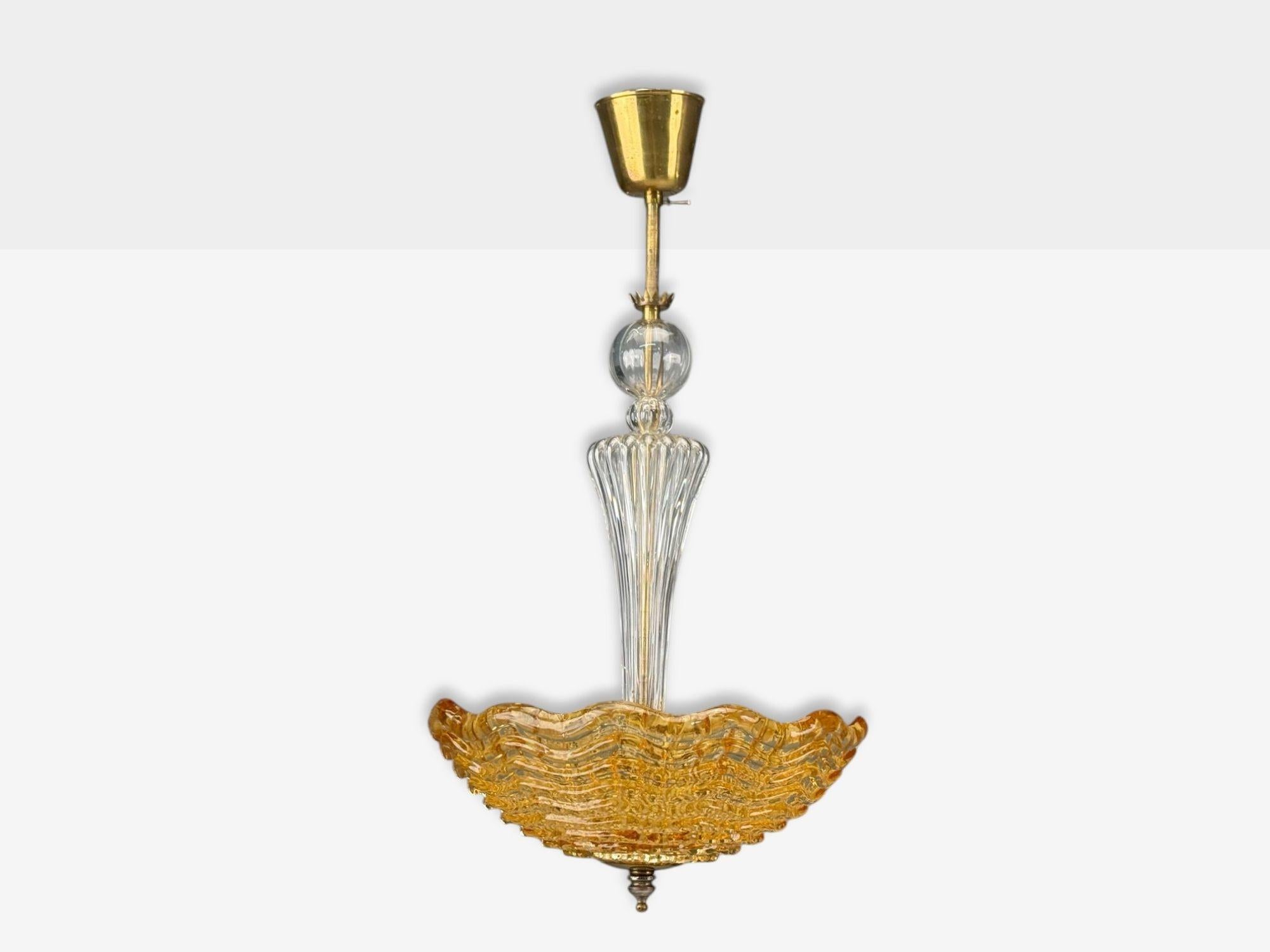 Carl Fagerlund, Moderno sueco de mediados de siglo, Cristal, Lámpara colgante, Suecia, Años 60

Lámpara colgante de cristal texturado y latón diseñada por Carl Fagerlund para Orrefors en Suecia, c. 1960.

Vidrio, latón; Suecia c. 1960

Altura: 25,5