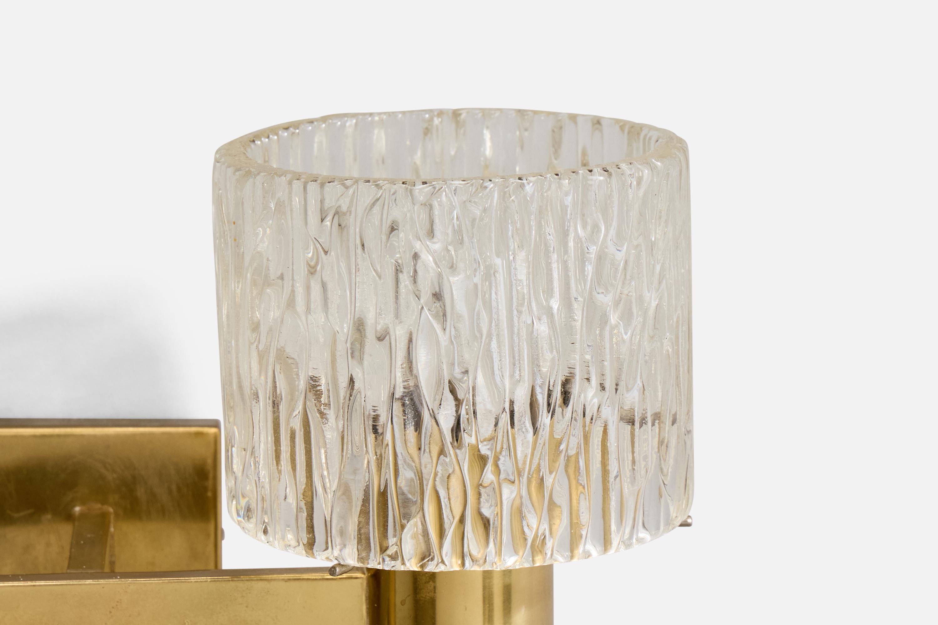 Milieu du XXe siècle Carl Fagerlund, applique murale, laiton, verre, Suède, années 1960 en vente