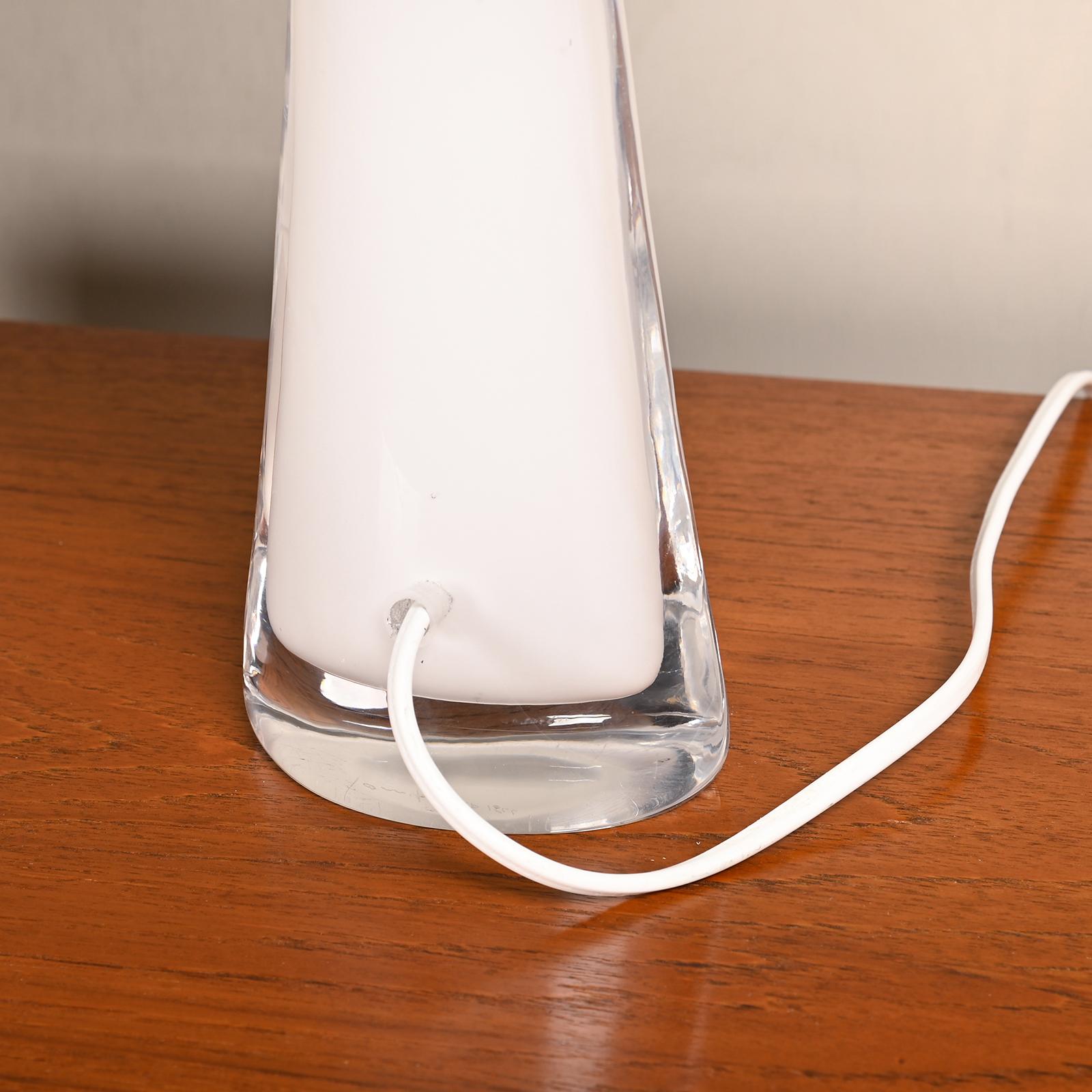 Carl Fagerlund lampes de table en verre blanc et abat-jour ocre foncé pour Orrefors Suède en vente 4