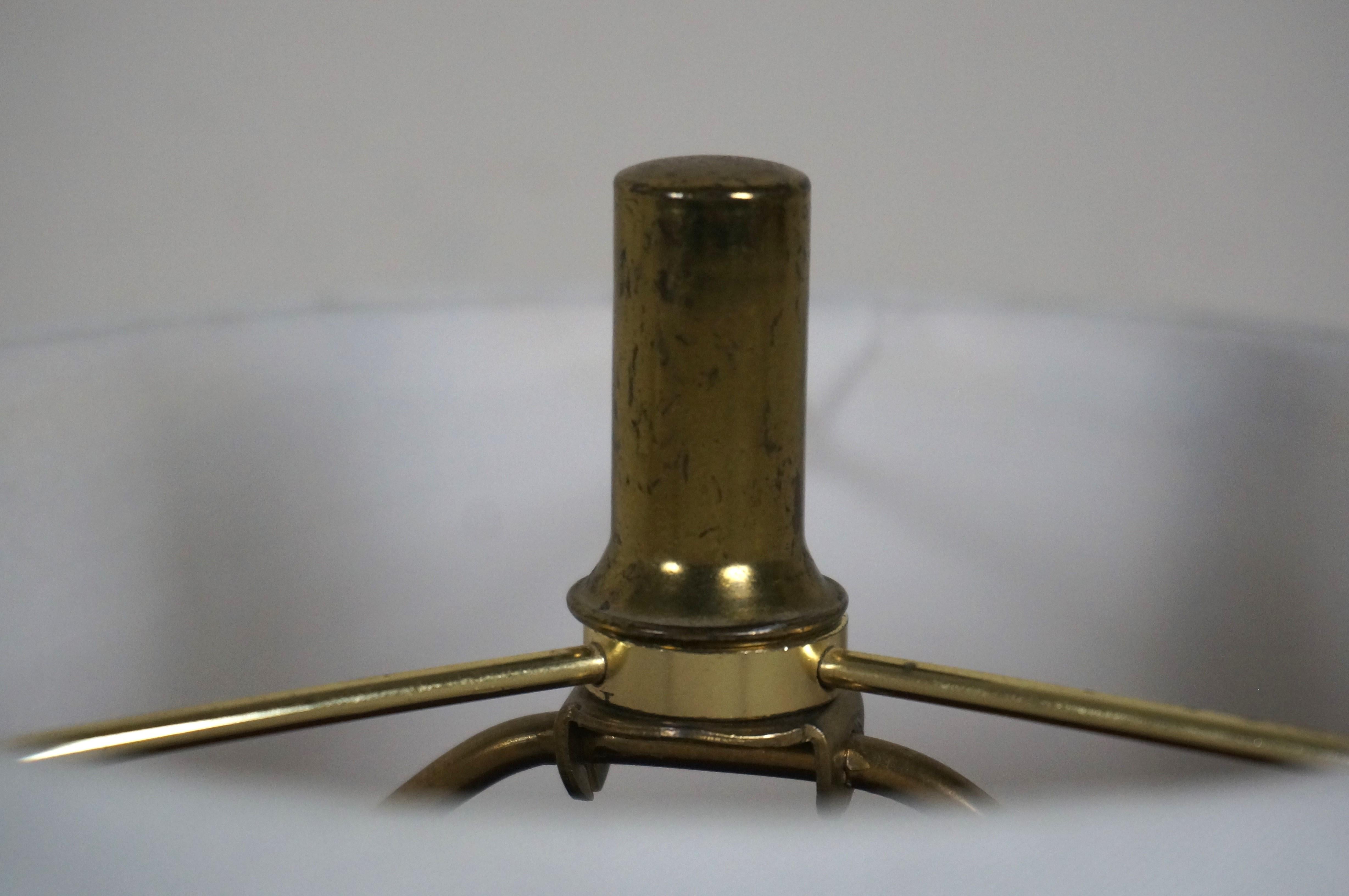Carl Falkenstein Hollywood Regency lampe de table à fleurs en verre dépoli et bronze 29 pouces en vente 4
