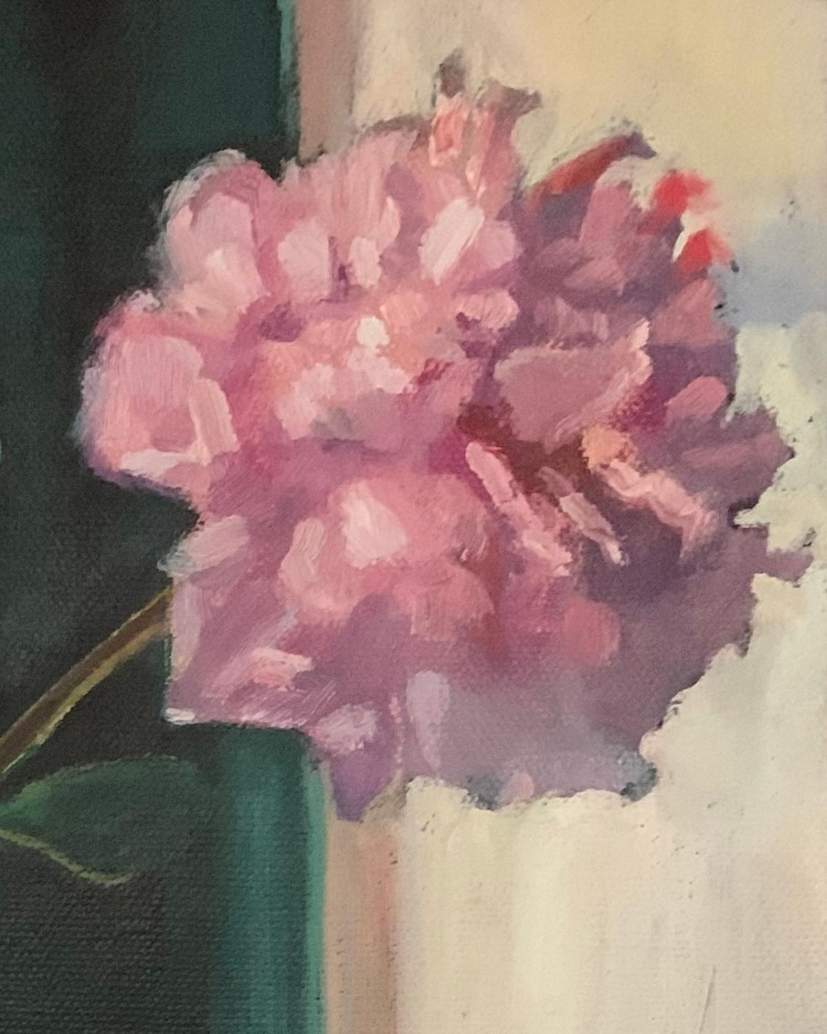 Peony (Stillleben-Gemälde einer rosa Blume in einem Innenraum, gerahmt) im Angebot 1