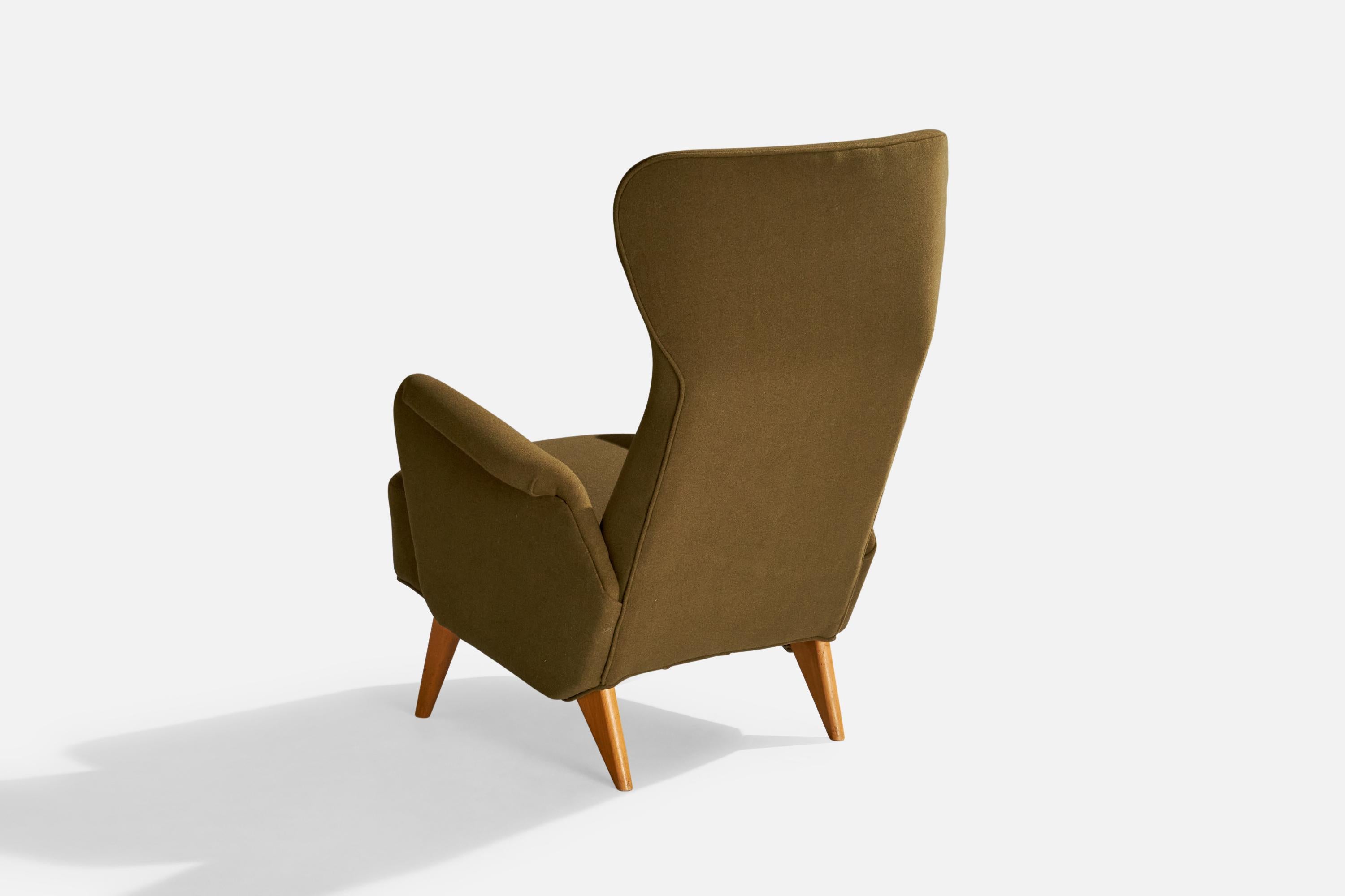 Carl Gustaf Hiort af Ornäs, Lounge Chair, Wood, Fabric, Finland, 1940s In Good Condition For Sale In High Point, NC