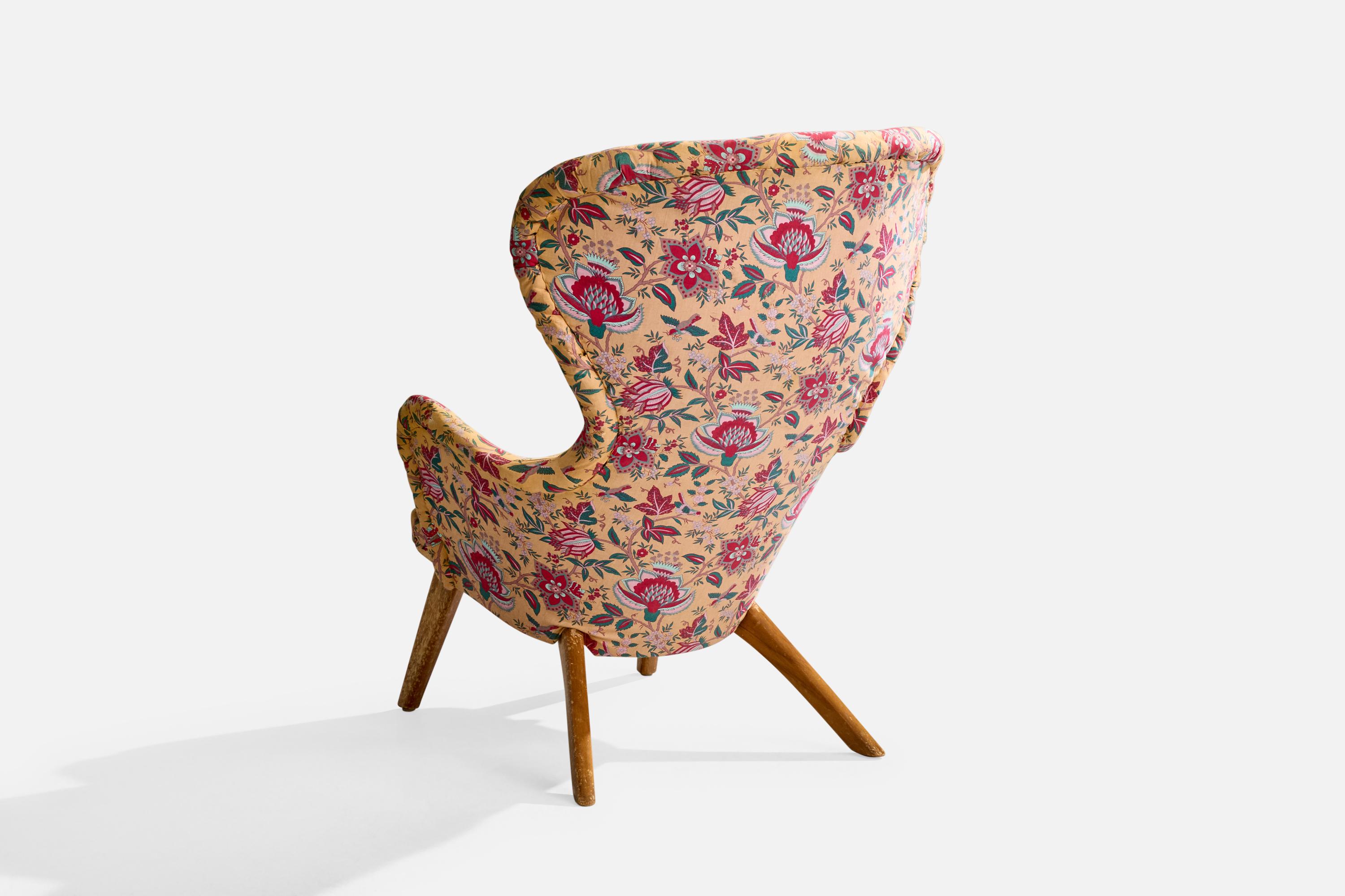 Carl Gustaf Hiort Af Ornäs, Lounge Chair, Wood, Fabric, Finland, 1950s In Good Condition For Sale In High Point, NC