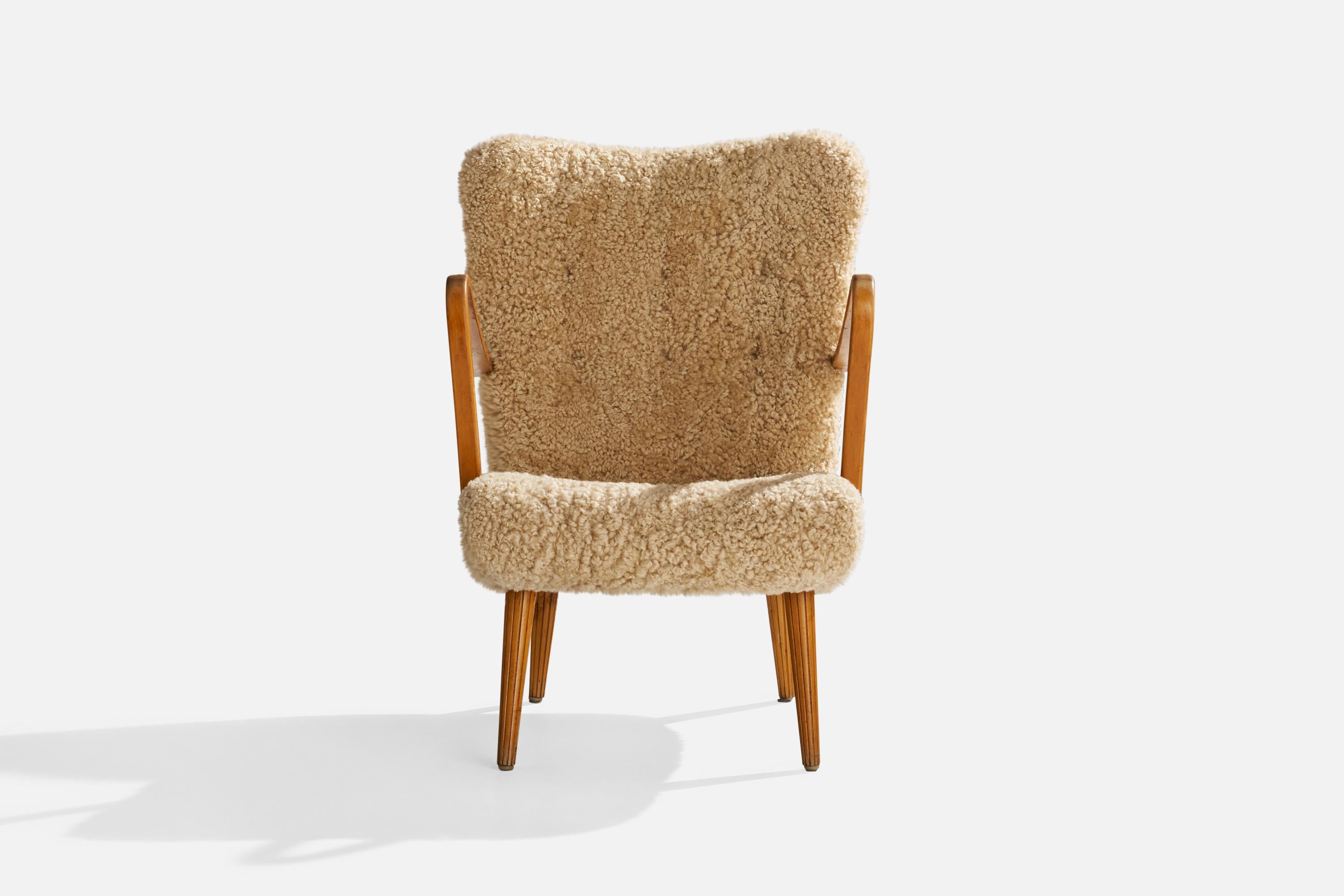 Carl Gustaf Hiort Af Ornäs, Lounge Chair, Wood, Sheepskin, Sweden, 1950s In Good Condition For Sale In High Point, NC