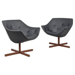 Carl-Gustaf Hiort af Ornäs Pair of Mandarin Chairs, Black Leather, Finland 1960s Carl-Gustaf Hiort af Ornäs Pair of Mandarin Chairs, Black Leather, Finland 1960s