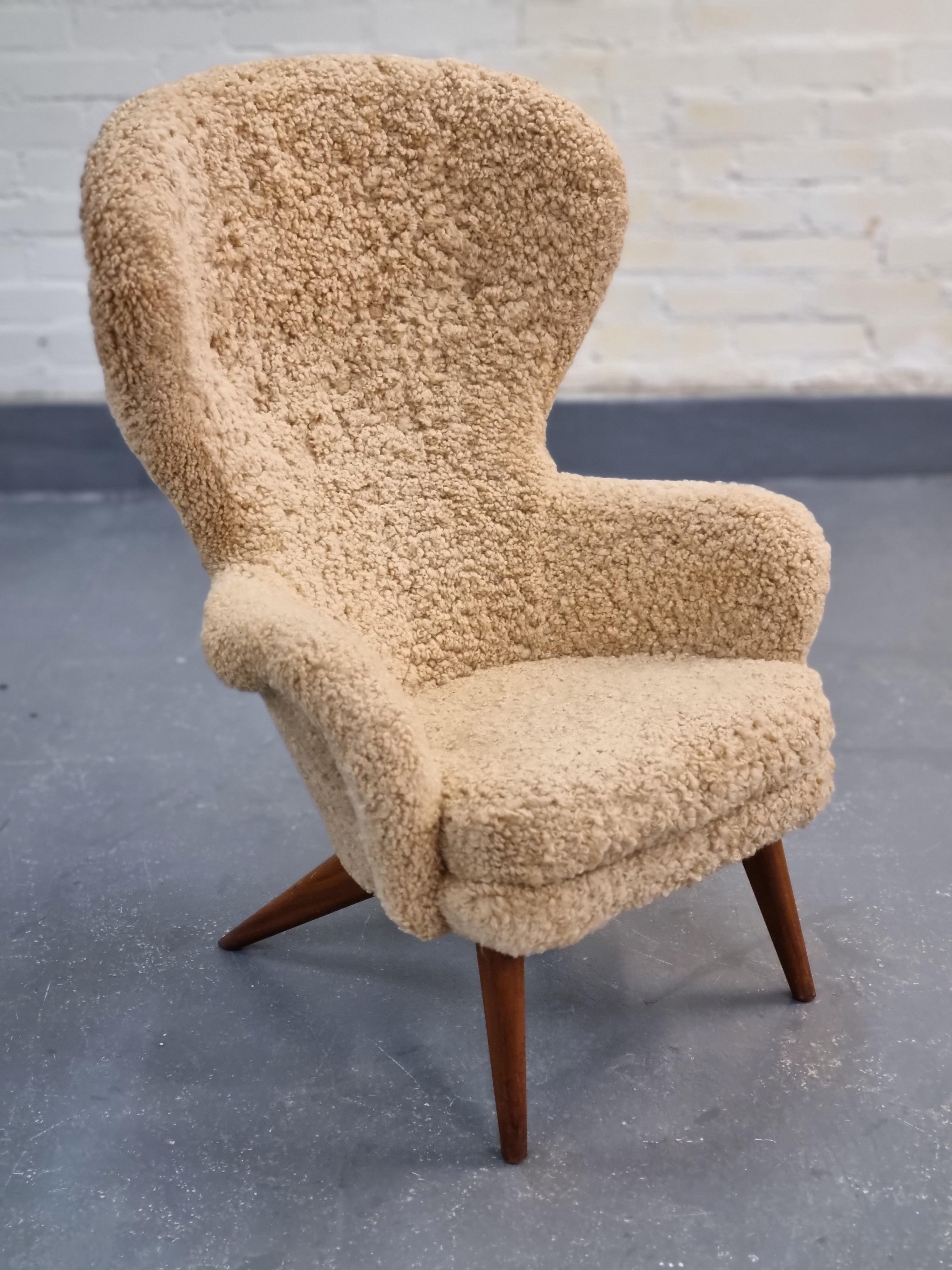 Carl-Gustaf Hiort af Ornäs was known as the master of shapes. It's said that in his designs he always strived to make the objects beautiful from all angles, and the Siesta armchair is a perfect example of that. 

The chair is big and impressive, but