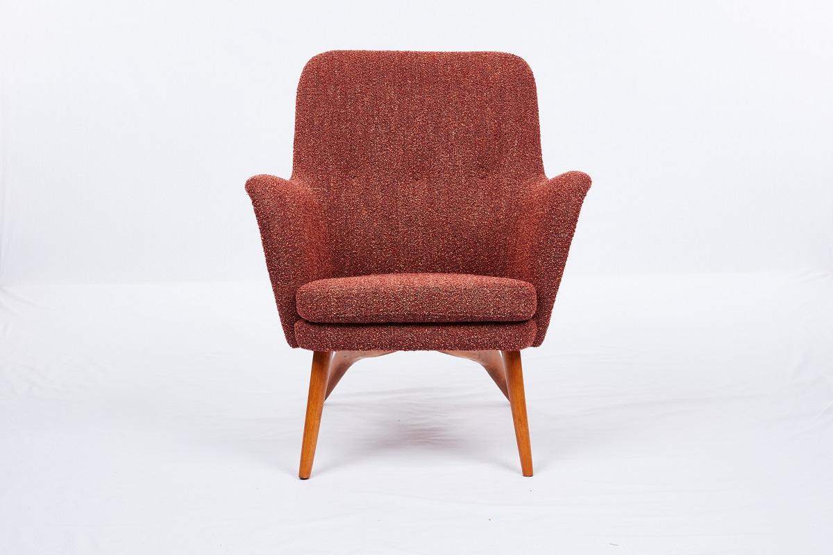 Carl Gustav Hiort af Ornäs Lounge Chair 1952 entworfen und von Puunveisto OY hergestellt.