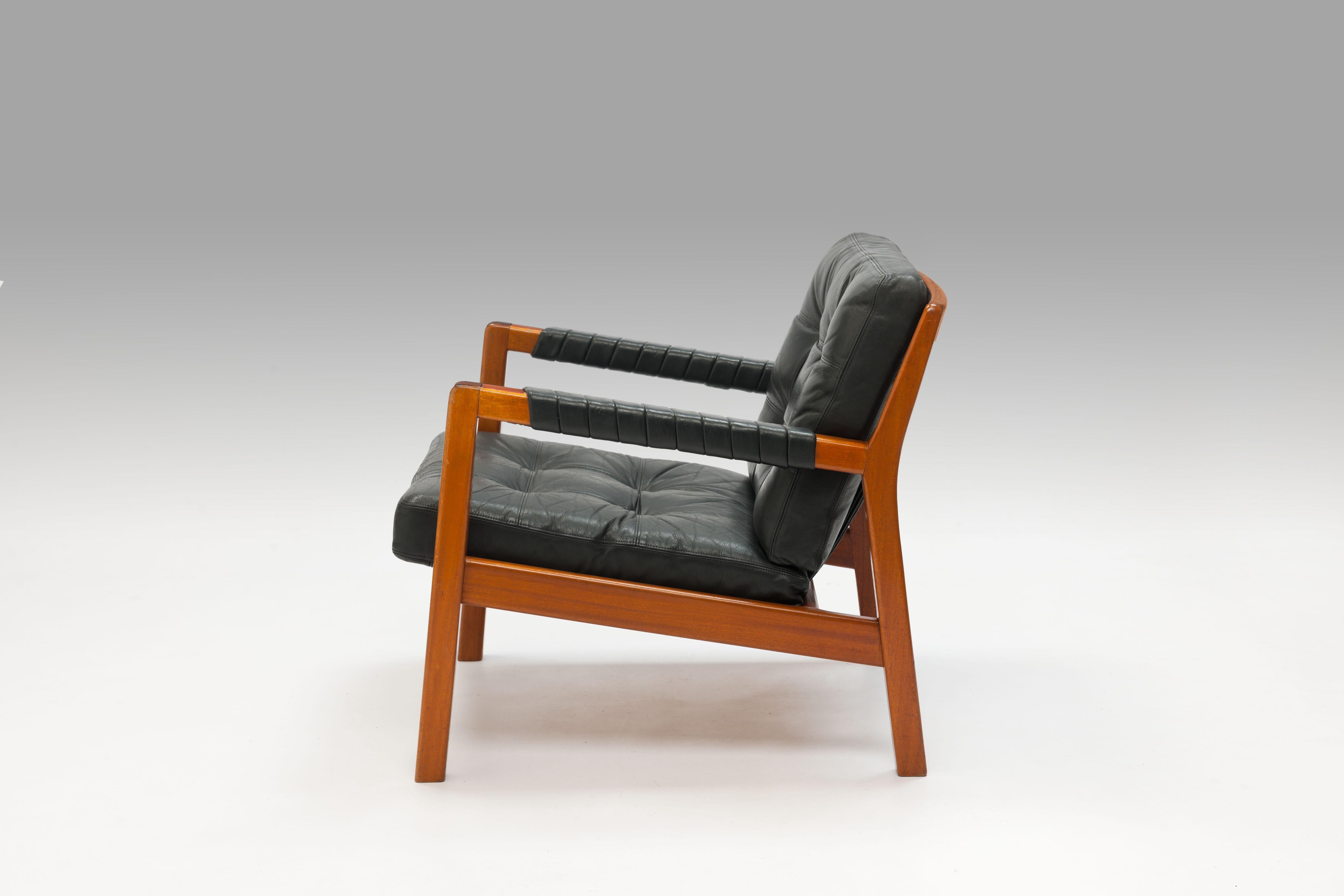 Leather Carl Gustav Hiort af Ornäs 'Rialto' Arm Chair - Puunveisto Oy, Finland 