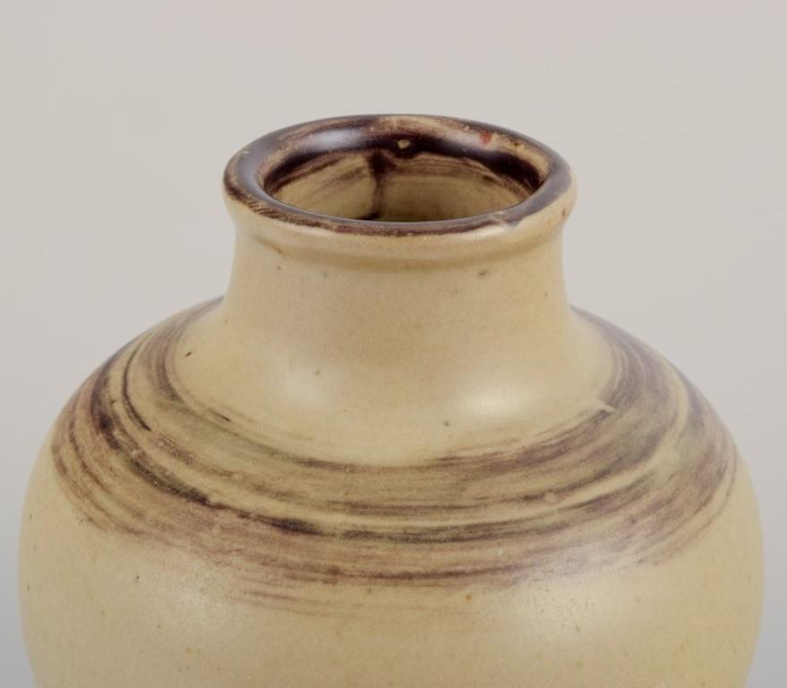 Scandinavo moderno Carl Halier / Patrick Nordström per Royal Copenhagen. Vaso in ceramica. in vendita