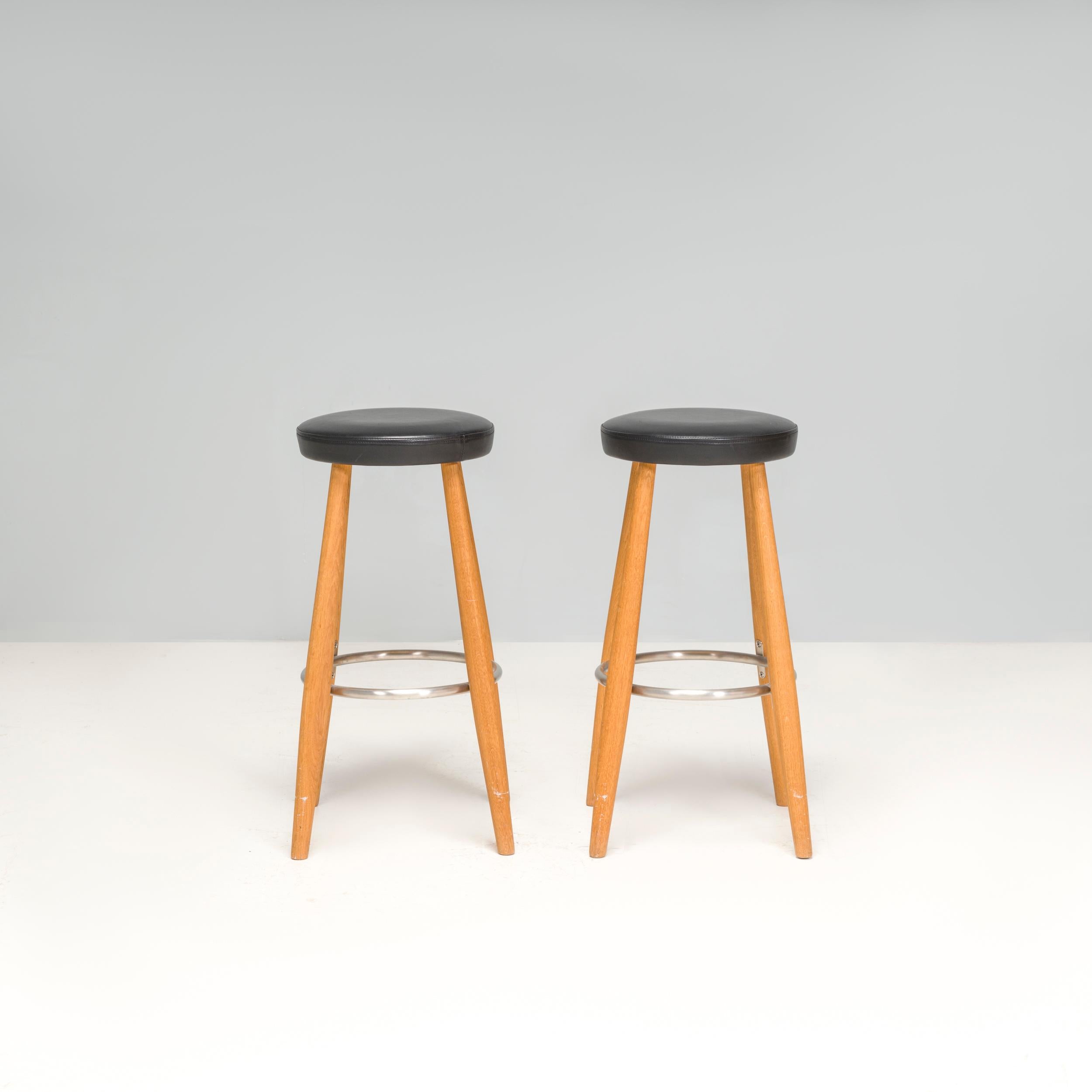 Carl Hansen by Hans J Wegner Black Leather & Oak CH56 Bar Stools, Set of 2 In Good Condition For Sale In London, GB