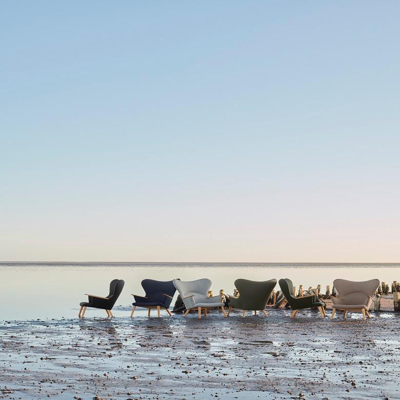 Modern Carl Hansen CH78 Mama Bear Chair in Oak/ Fiord 0191 Fabric by Hans J. Wegner