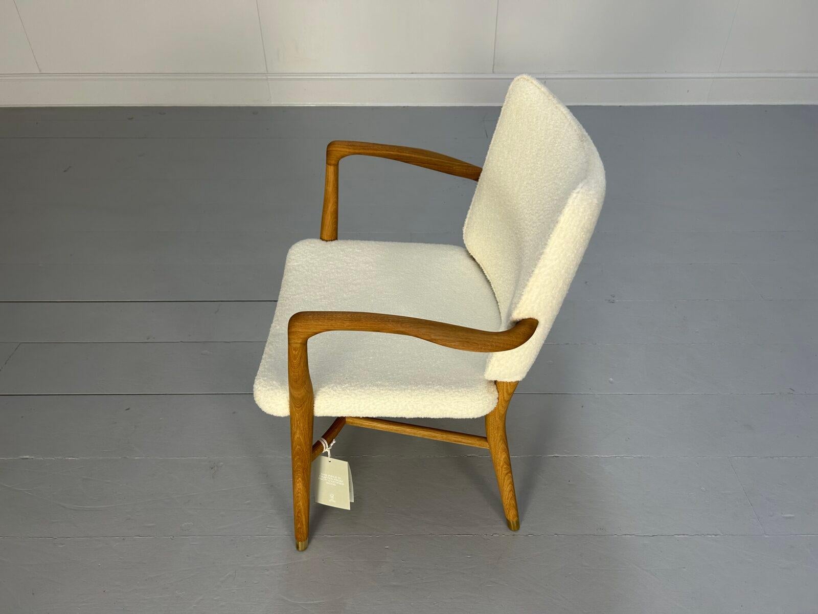 Fauteuil Monarch VLA61 de Carl Hansen, en laine Baru 4