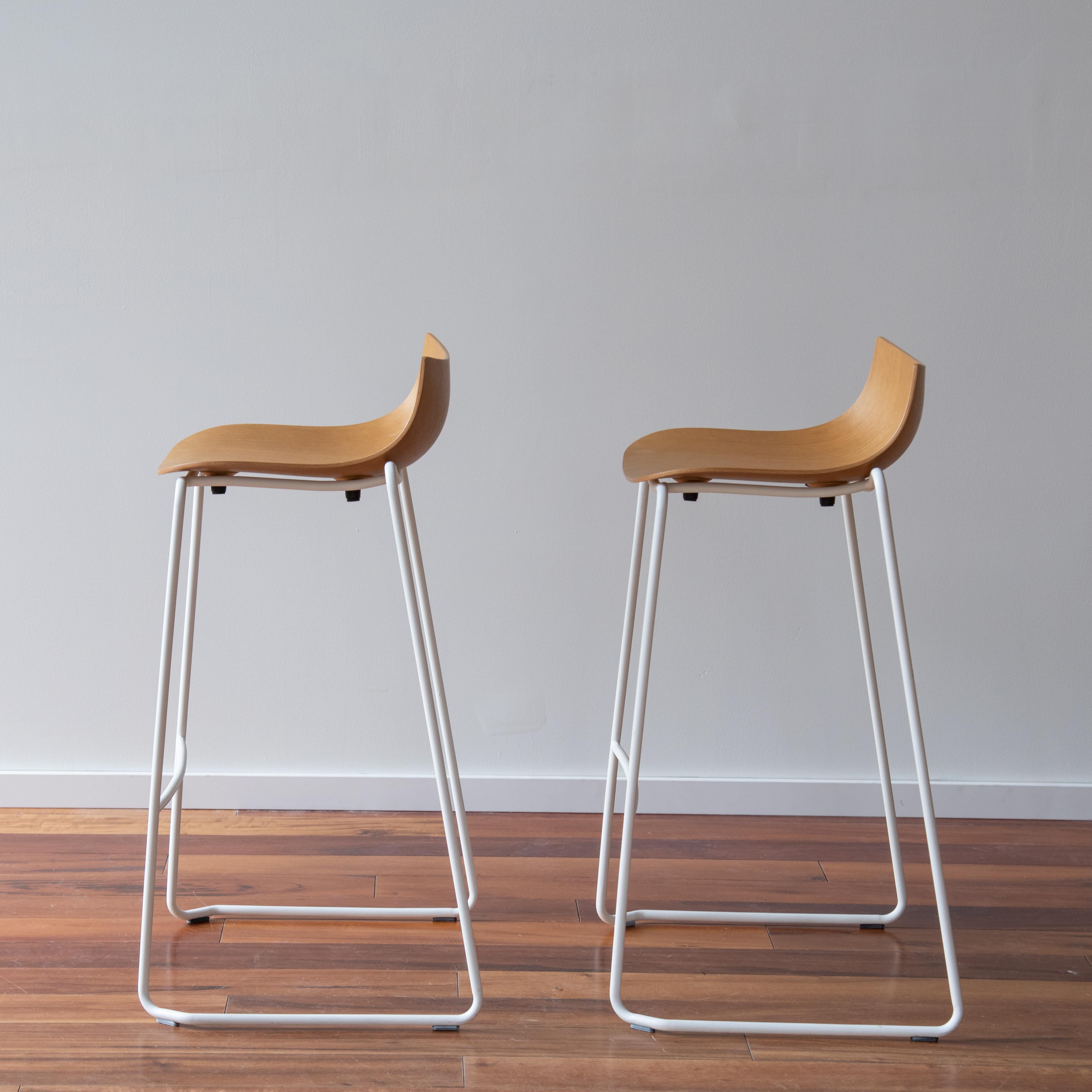 XXIe siècle et contemporain Carl Hansen & Son Tabouret de bar Preludia Brad Ascalon Oak une paire en vente