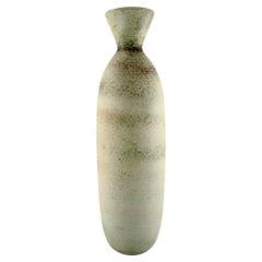 Vintage Carl Harry Ståhlane (1920-1990) for Rörstrand. Colossal vase in glazed ceramics.