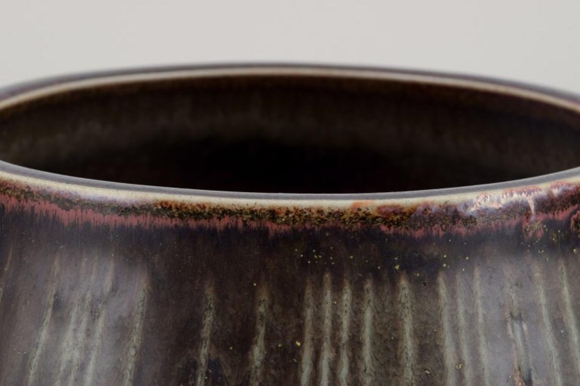 Scandinavo moderno Carl Harry Ståhlane per Rörstrand Ateljé, Svezia. Grande ciotola in ceramica. in vendita