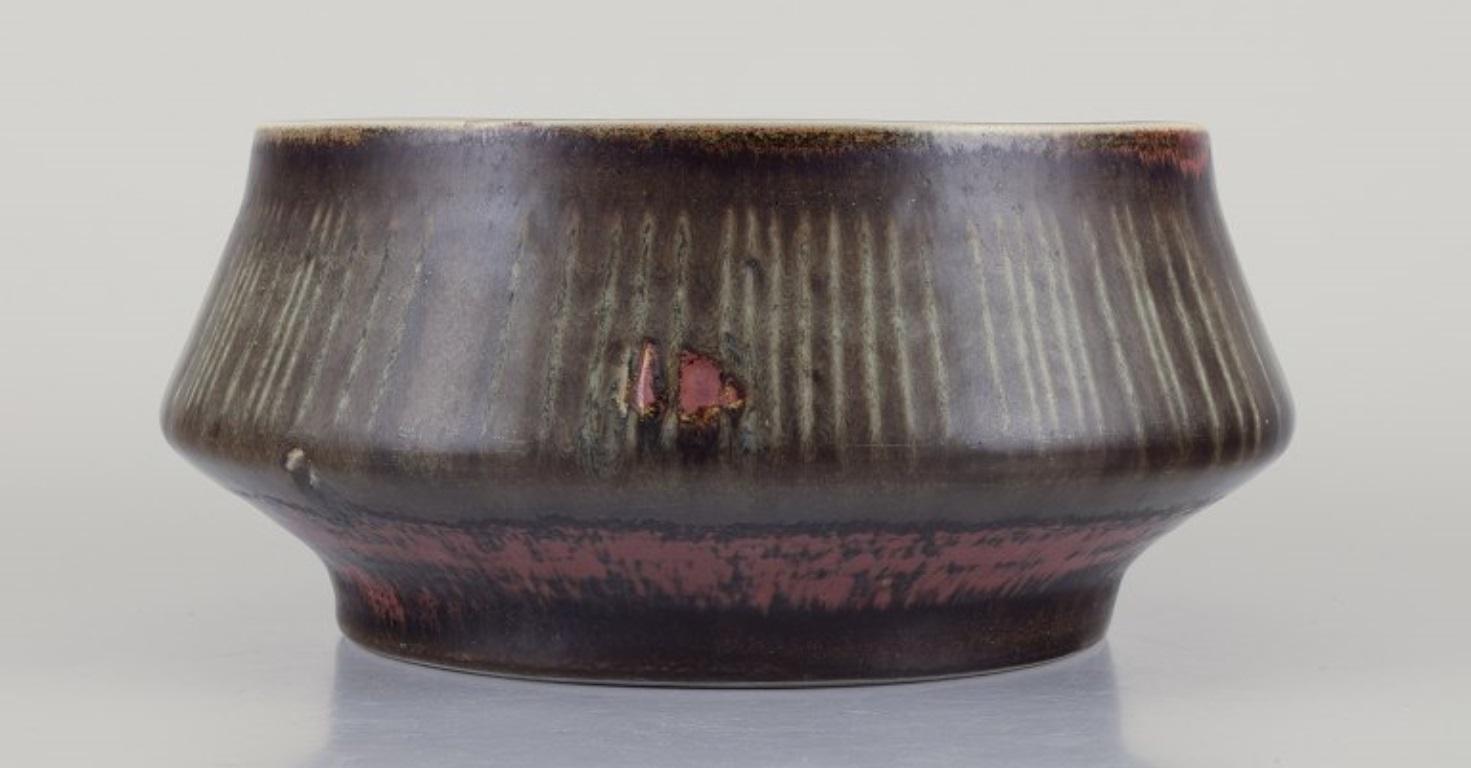 Svedese Carl Harry Ståhlane per Rörstrand Ateljé, Svezia. Grande ciotola in ceramica. in vendita