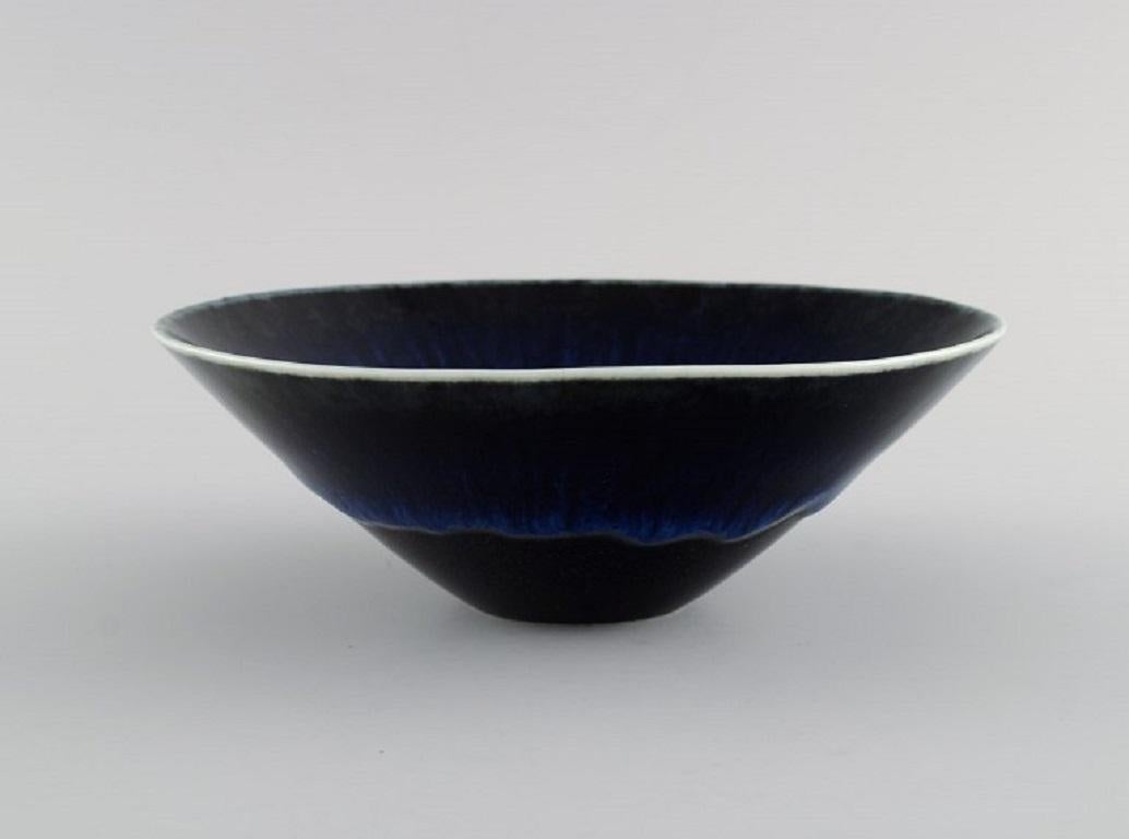 Carl Harry Stålhane '1920-1990' for Rörstrand, Bowl in Glazed Ceramics In Excellent Condition For Sale In Copenhagen, DK