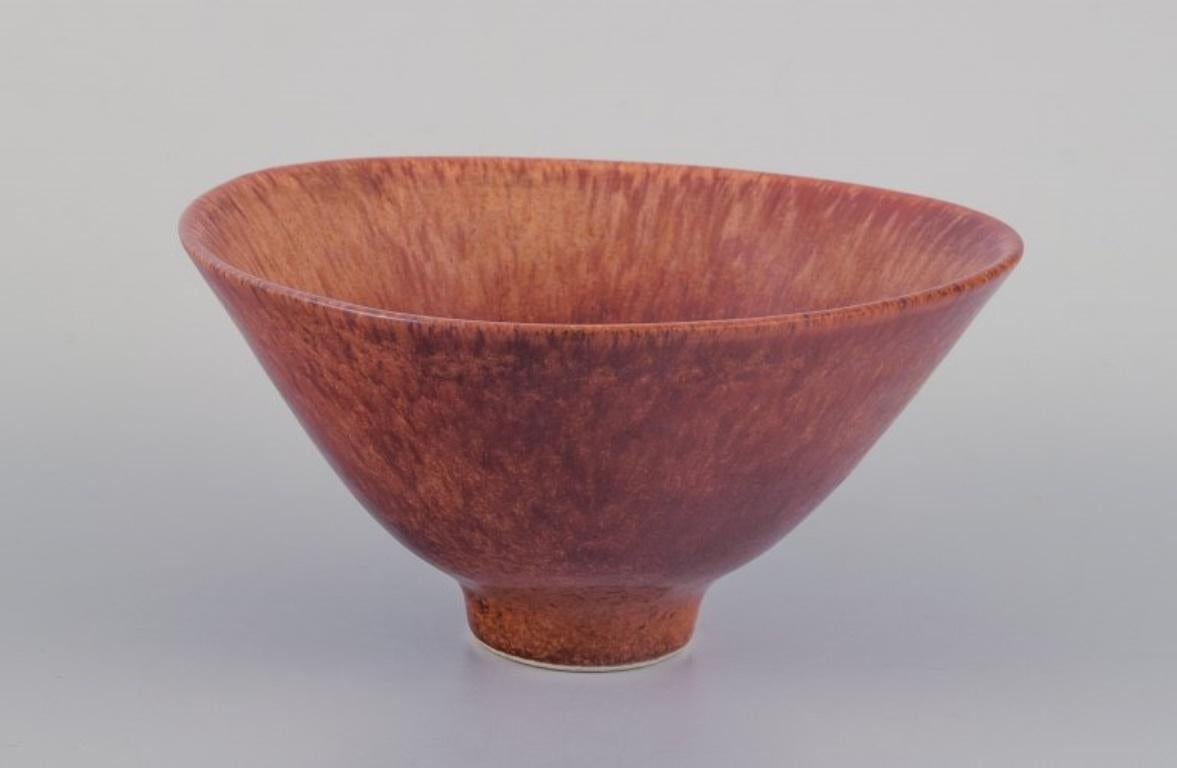 Carl-Harry Stålhane (1920-1990) for Rörstrand, ceramic bowl in shades of brown.
Mid-20th century.
Perfect condition.
Marked.
First factory quality.
Dimensions: D 14.4 cm x H 7.5 cm.