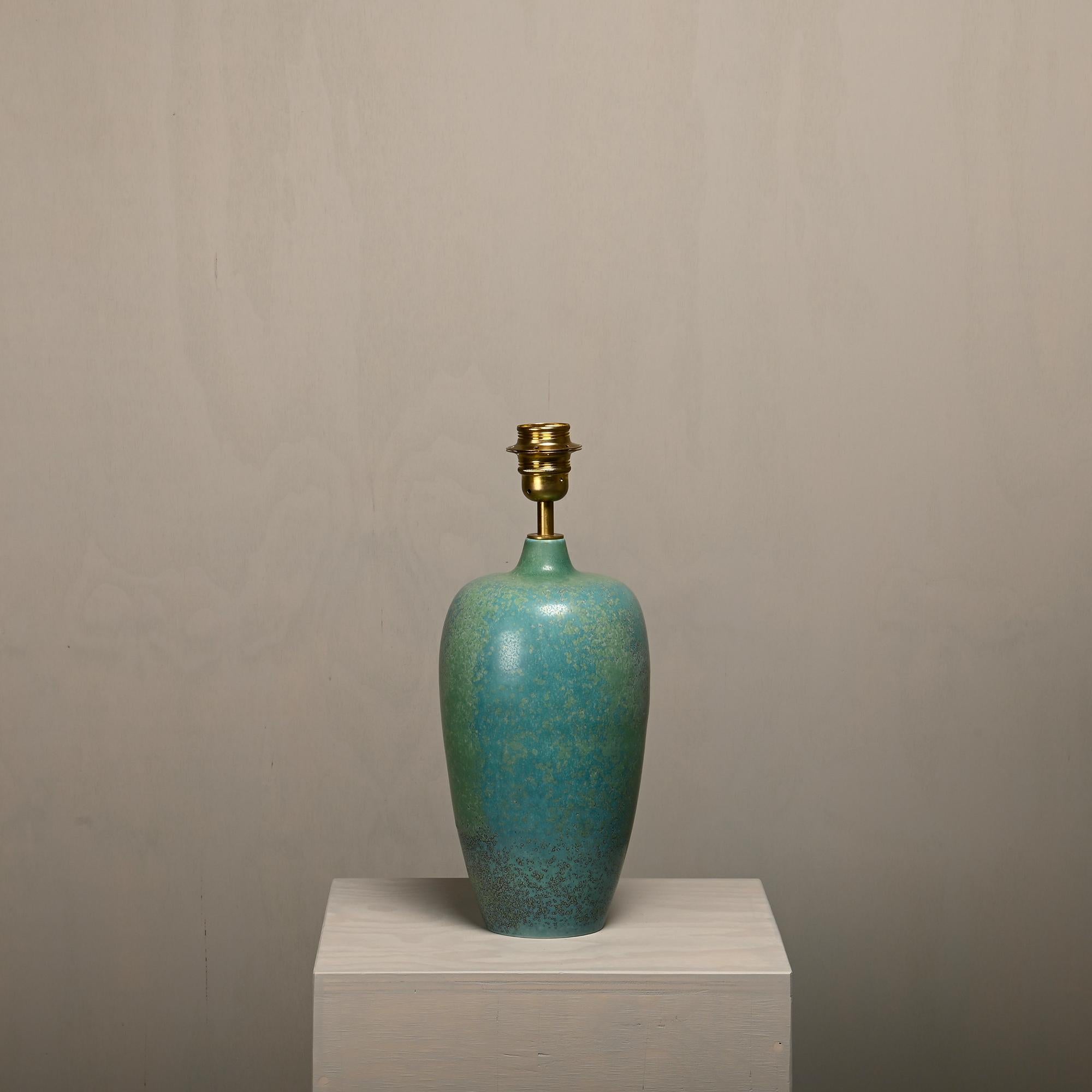 Suédois Carl-Harry Stålhane lampe de table en céramique bleu / abat-jour vert pour Rörstrand, Suède en vente