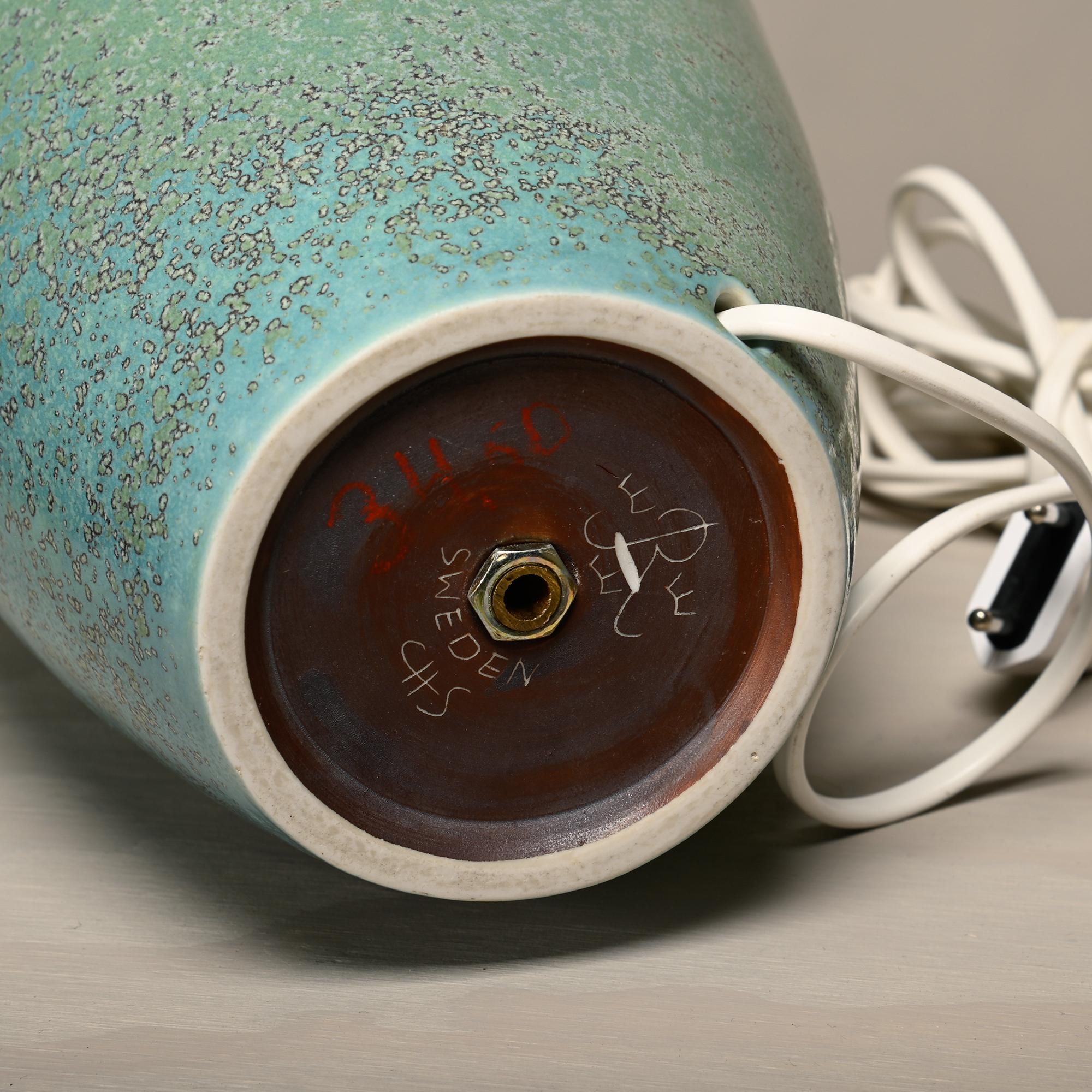 Carl-Harry Stålhane lampe de table en céramique bleu / abat-jour vert pour Rörstrand, Suède en vente 1