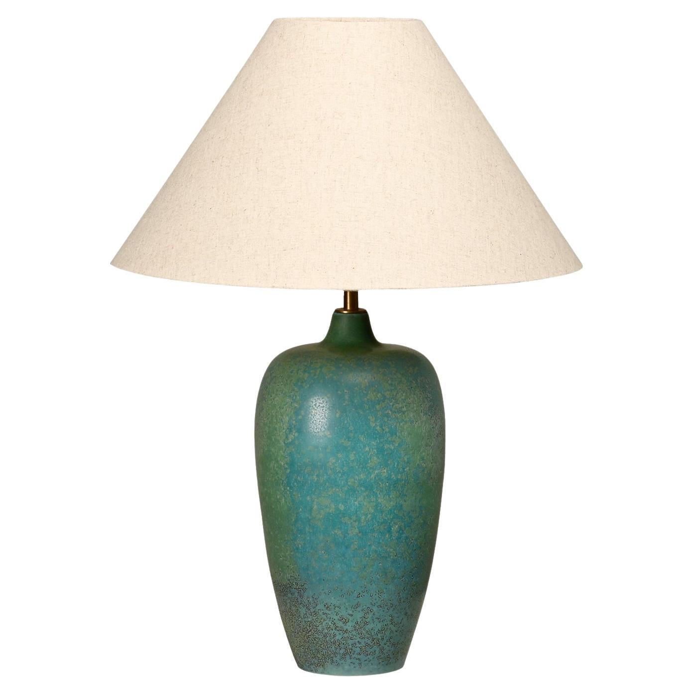 Carl-Harry Stålhane lampe de table en céramique bleu / abat-jour vert pour Rörstrand, Suède