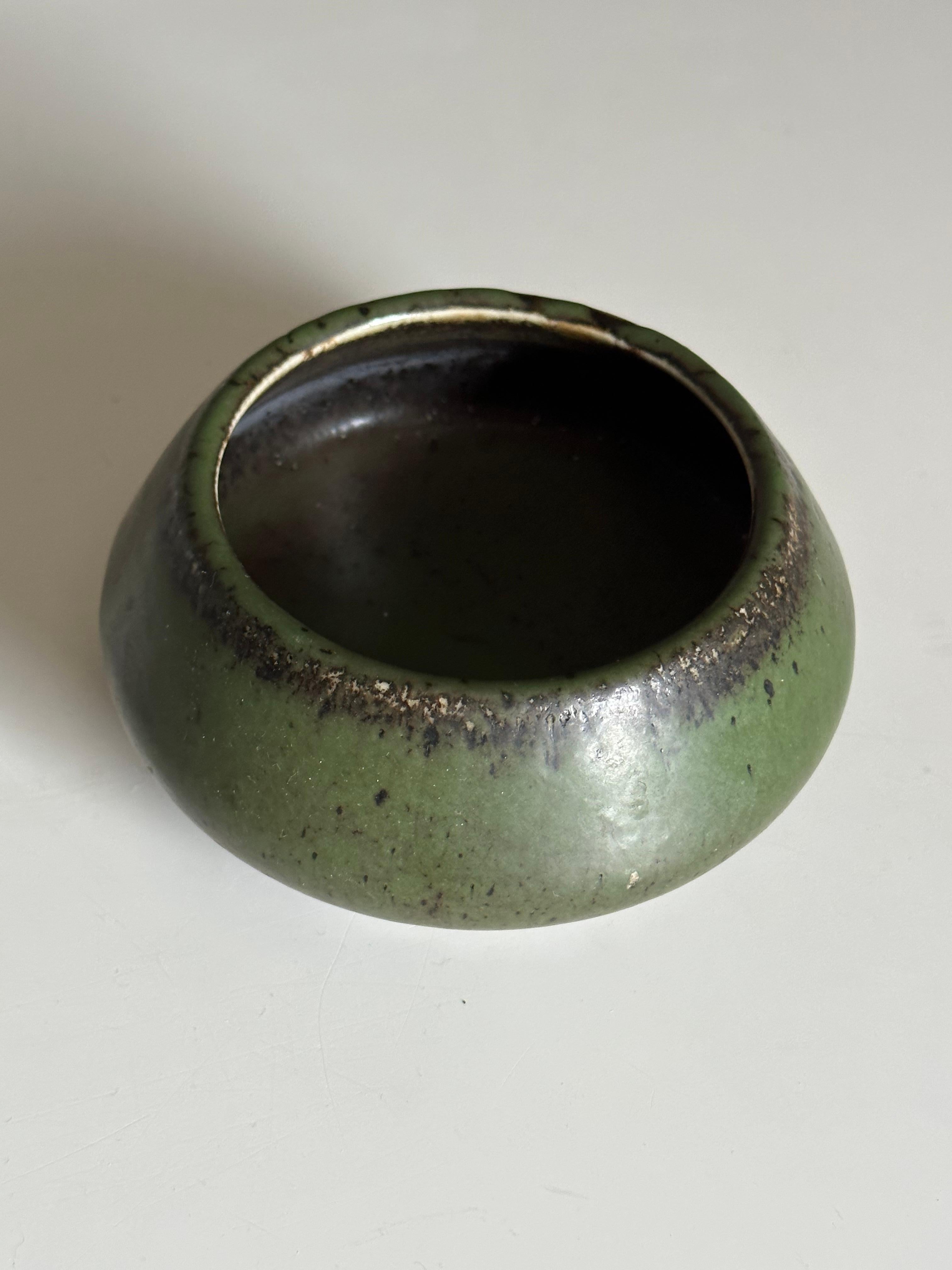Stoneware Carl Harry Stålhane for Rörstrand Atelje Mottled Green Ceramic Bowl/ Low Vase For Sale