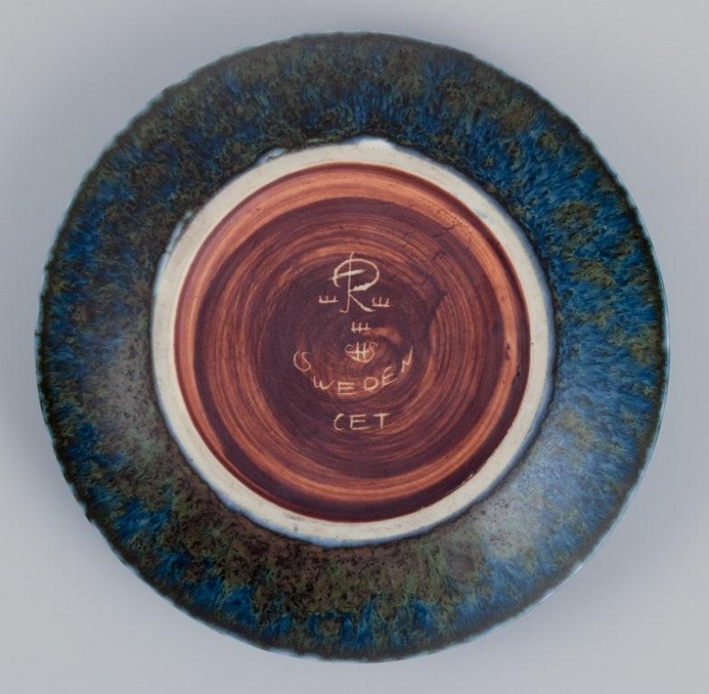 Carl Harry Stålhane for Rörstrand. Ceramic bowl with blue-toned glaze In Good Condition For Sale In Copenhagen, DK