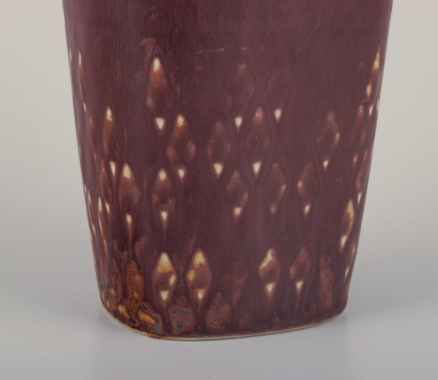 Carl Harry Stålhane for Rörstrand. Ceramic vase in brown tones. Modernist design In Excellent Condition For Sale In Copenhagen, DK