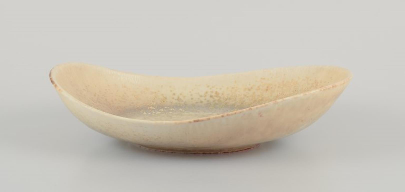 Scandinavian Modern Carl Harry Stålhane for Rörstrand. Large bowl with crystal glaze. Mid-20th C. For Sale