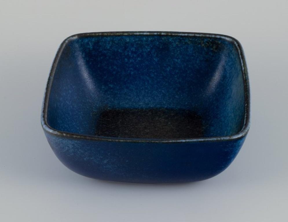Scandinavian Modern Carl Harry Stålhane for Rörstrand. Large square ceramic bowl. Mid-20th C. For Sale