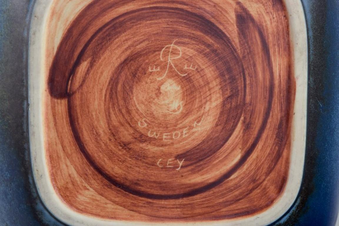 20th Century Carl Harry Stålhane for Rörstrand. Large square ceramic bowl. Mid-20th C. For Sale